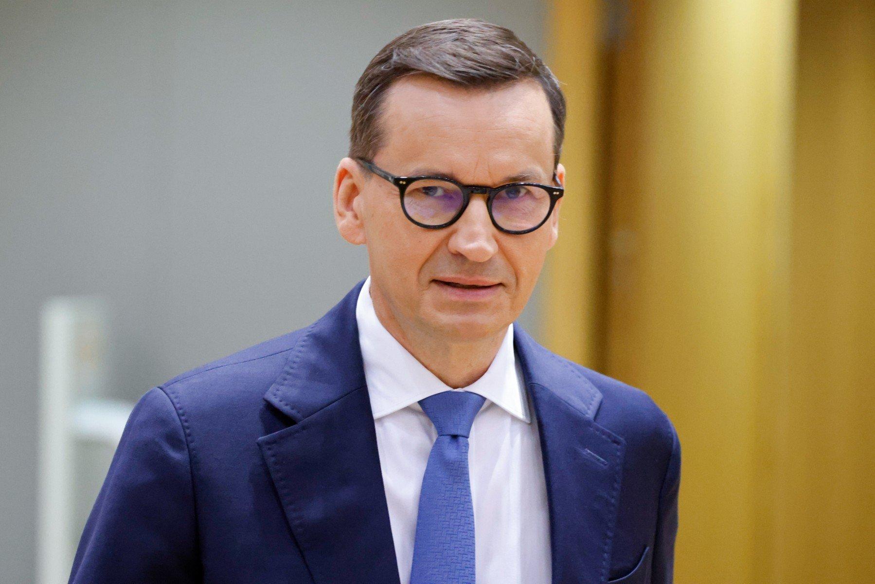 Mężczyzna w okularach, Mateusz Morawiecki