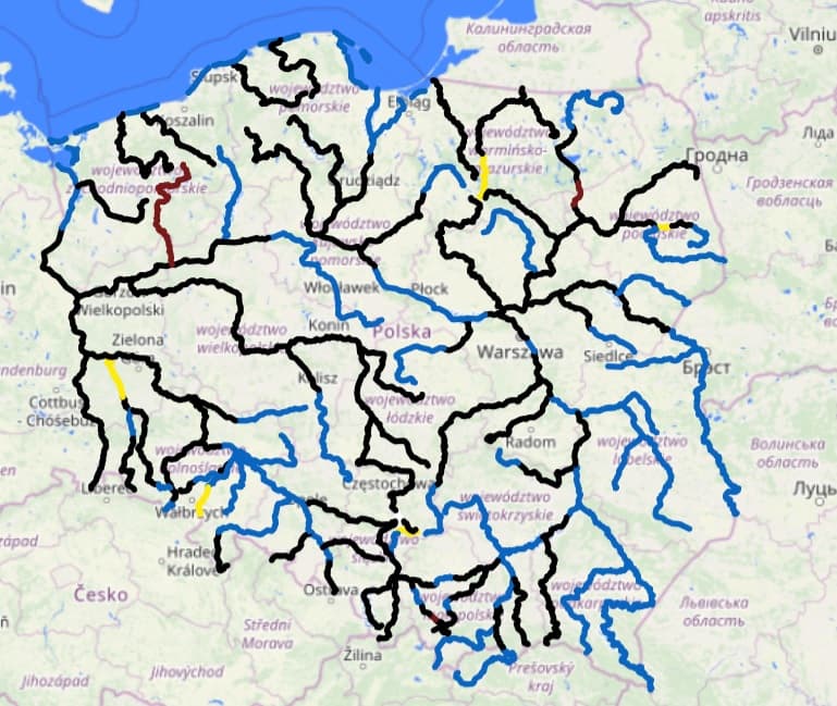 część polskich rzek zaznaczona na czarno, co oznacza niskie przepływy