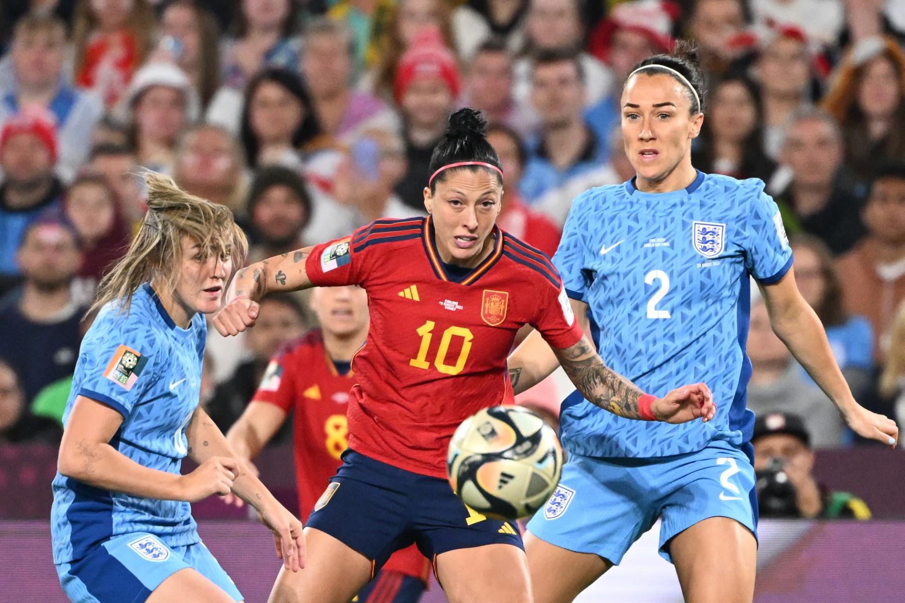 Spain's midfielder #10 Jennifer Hermoso and England's defender #02 Lucy Bronze fight for the ball during the Australia and New Zealand 2023 Women's World Cup final football match between Spain and England at Stadium Australia in Sydney on August 20, 2023. (Photo by WILLIAM WEST / AFP)