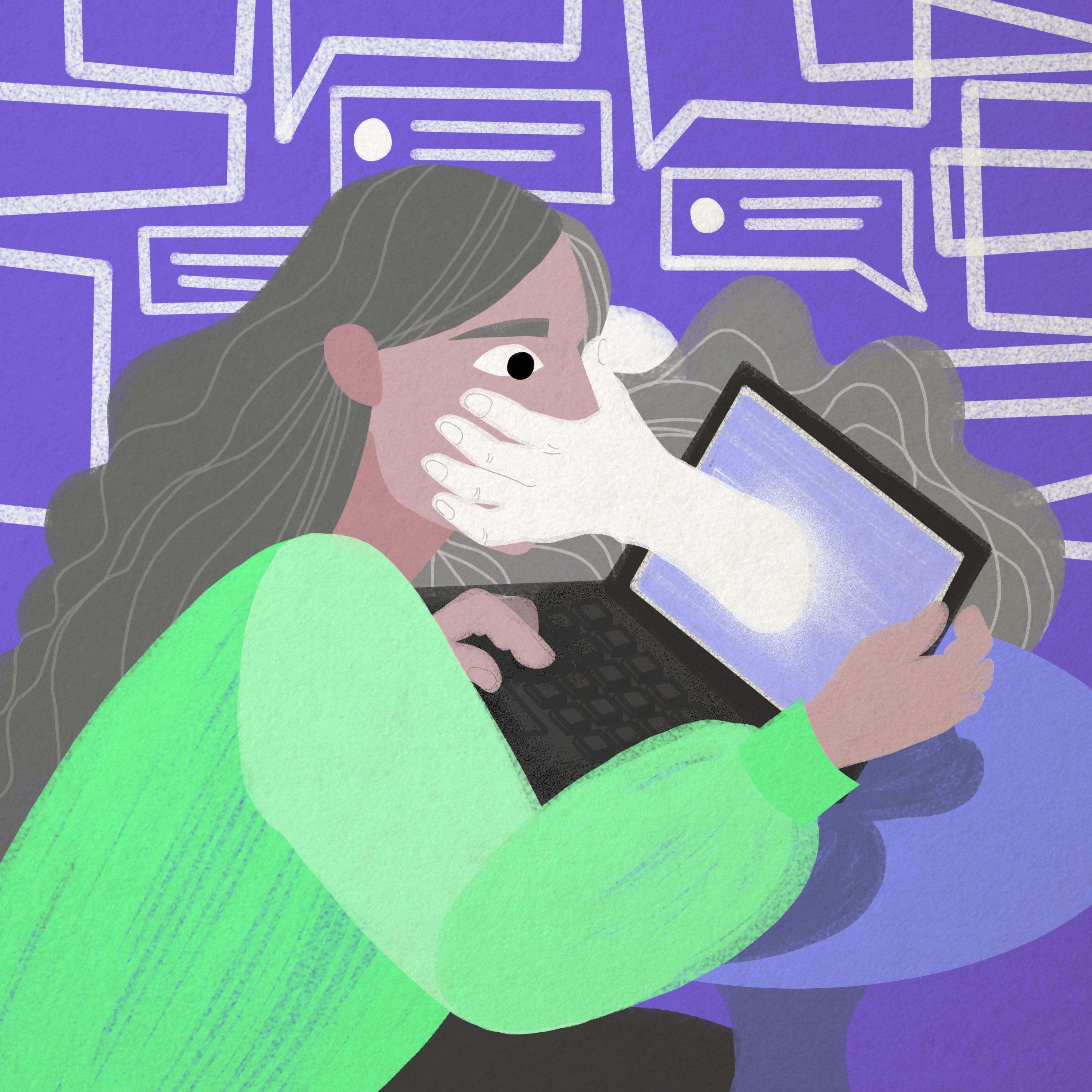Ilustracja przedstawiająca kobietę, która trzyma w rękach laptop, z ekranu wyłania się biała ręka i chwyta kobietę za usta