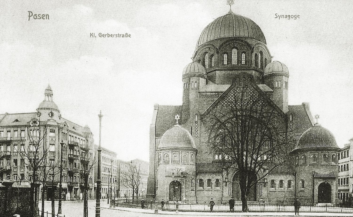archiwalne zdjęcie synagogi z kopułą