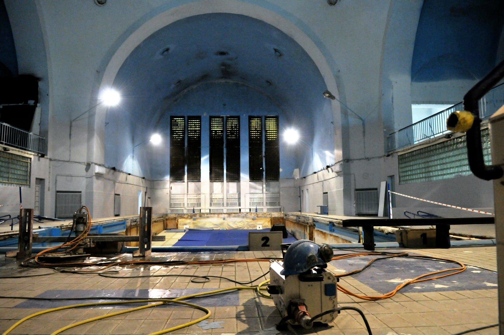 zdjęcie remontu pływalni miejskiej w Poznaniu, dawnej synagogi