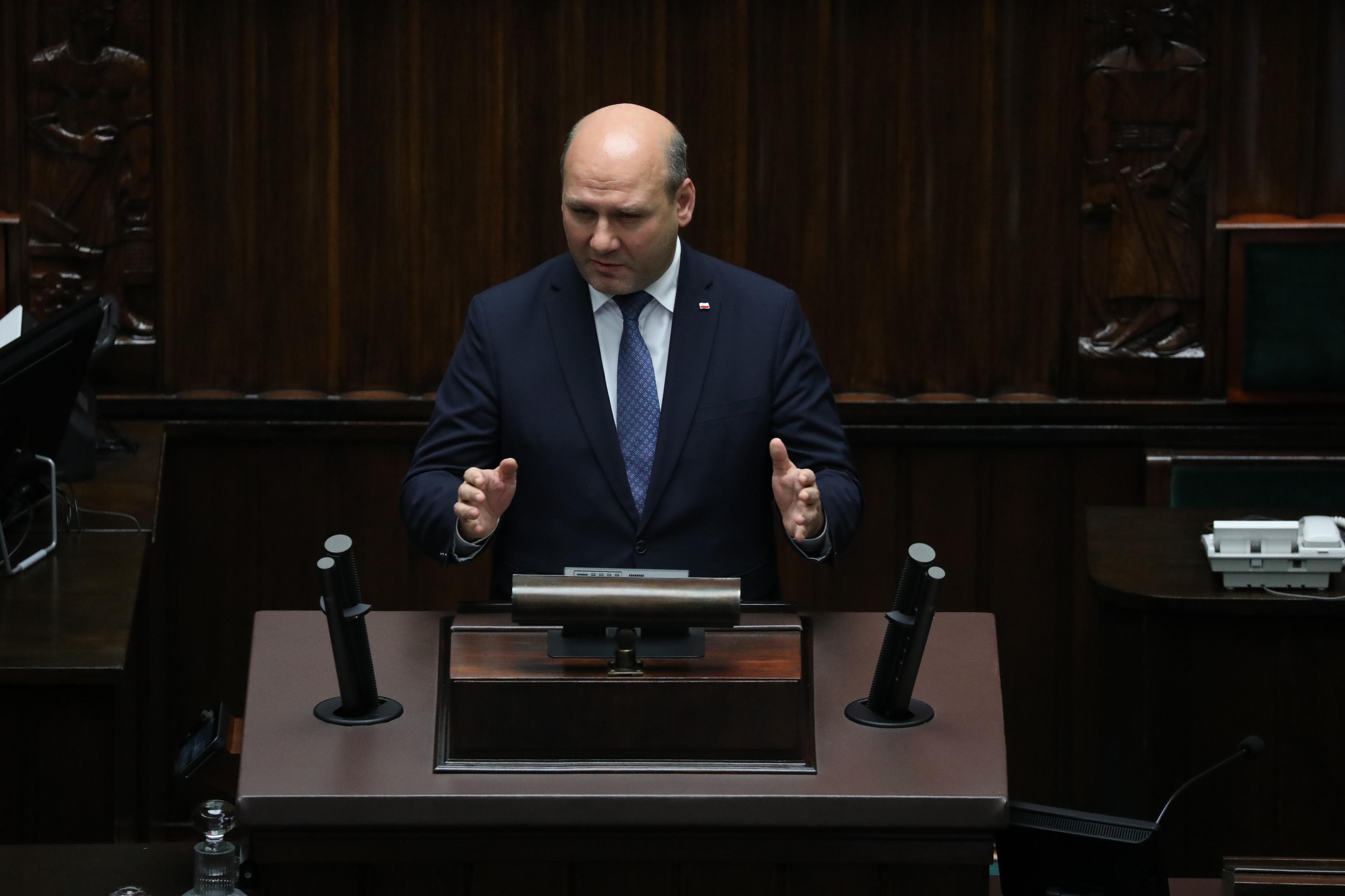 Minister Sękowski vel Sęk na mównicy