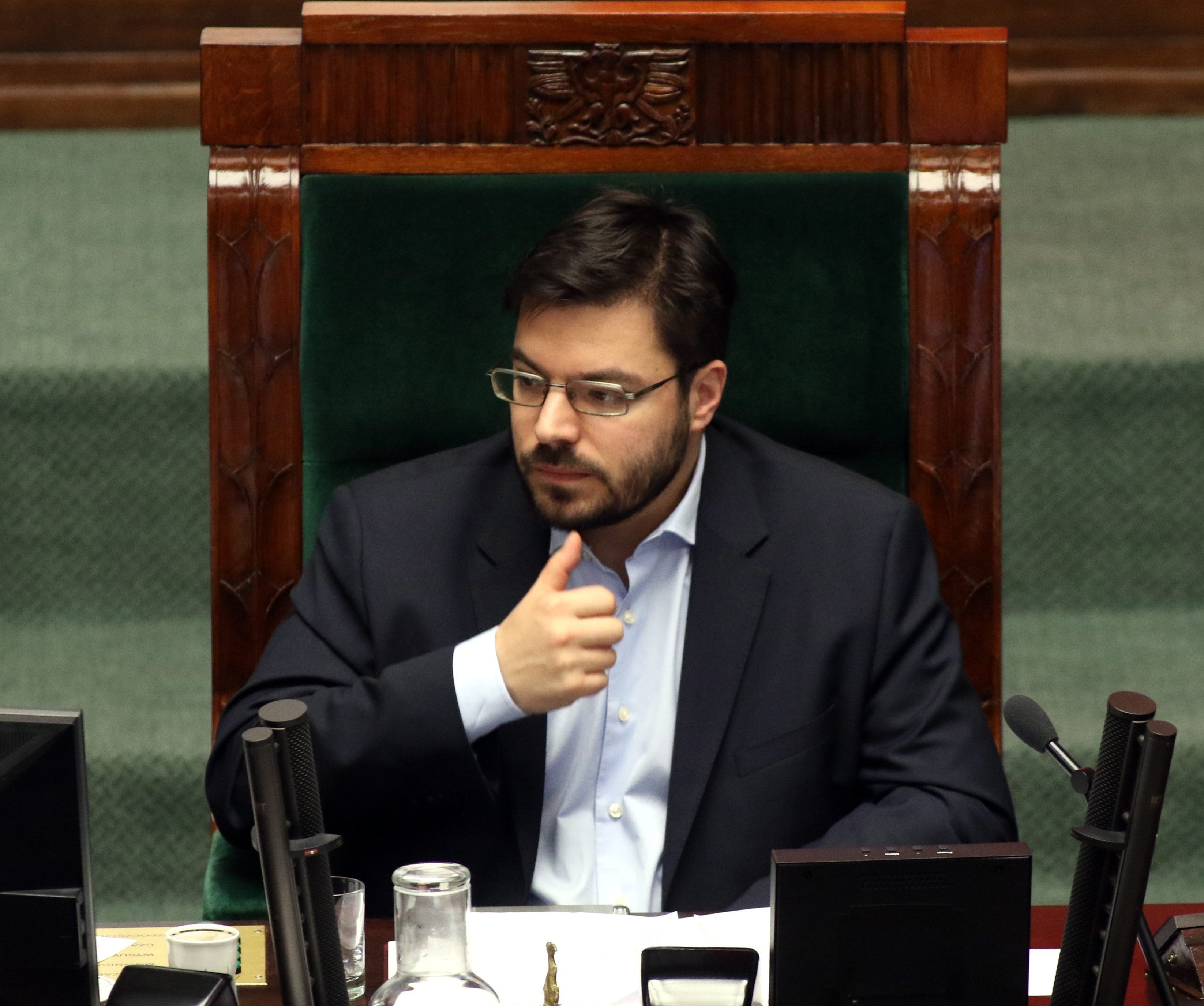 14.01.2016 Warszawa , Sejm . Wicemarszalek Stanislaw Tyszka - Kukiz15 podczas debaty nad zmianami w Kodeksie Rodzinnym .
Fot . Slawomir Kaminski / Agencja Gazeta