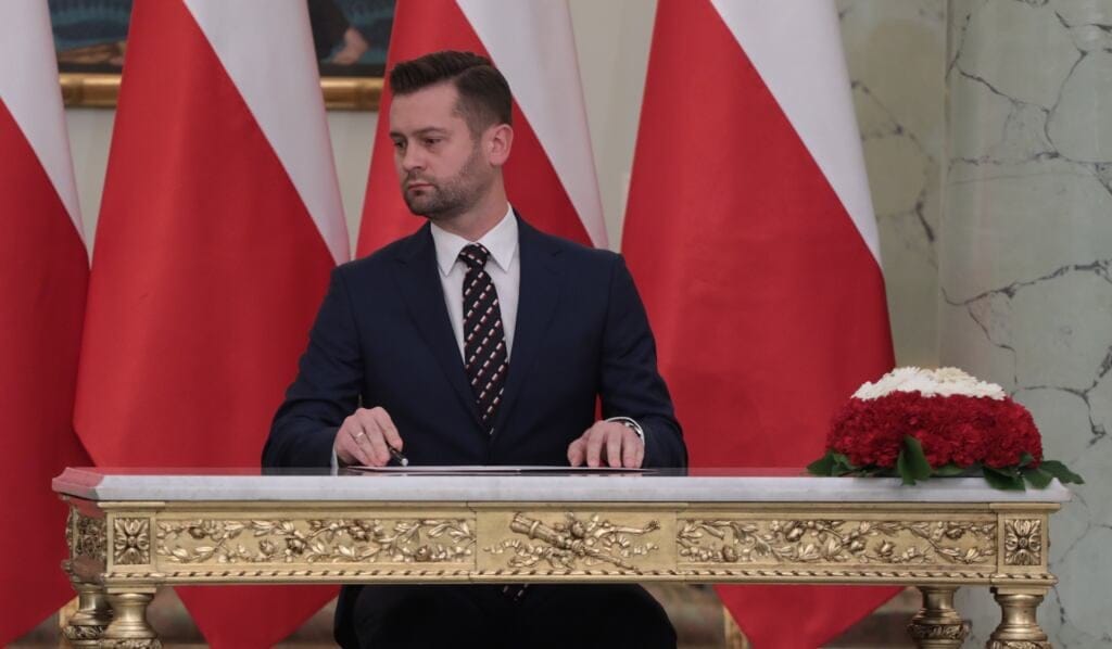 26.10.2021 Warszawa . Palac Prezydencki . mianowany ministrem sportu i turystyki Kamil Bortniczuk podczas uroczystosci zmian w skladzie Rady Ministrow .
Fot. Slawomir Kaminski / Agencja Wyborcza.pl
