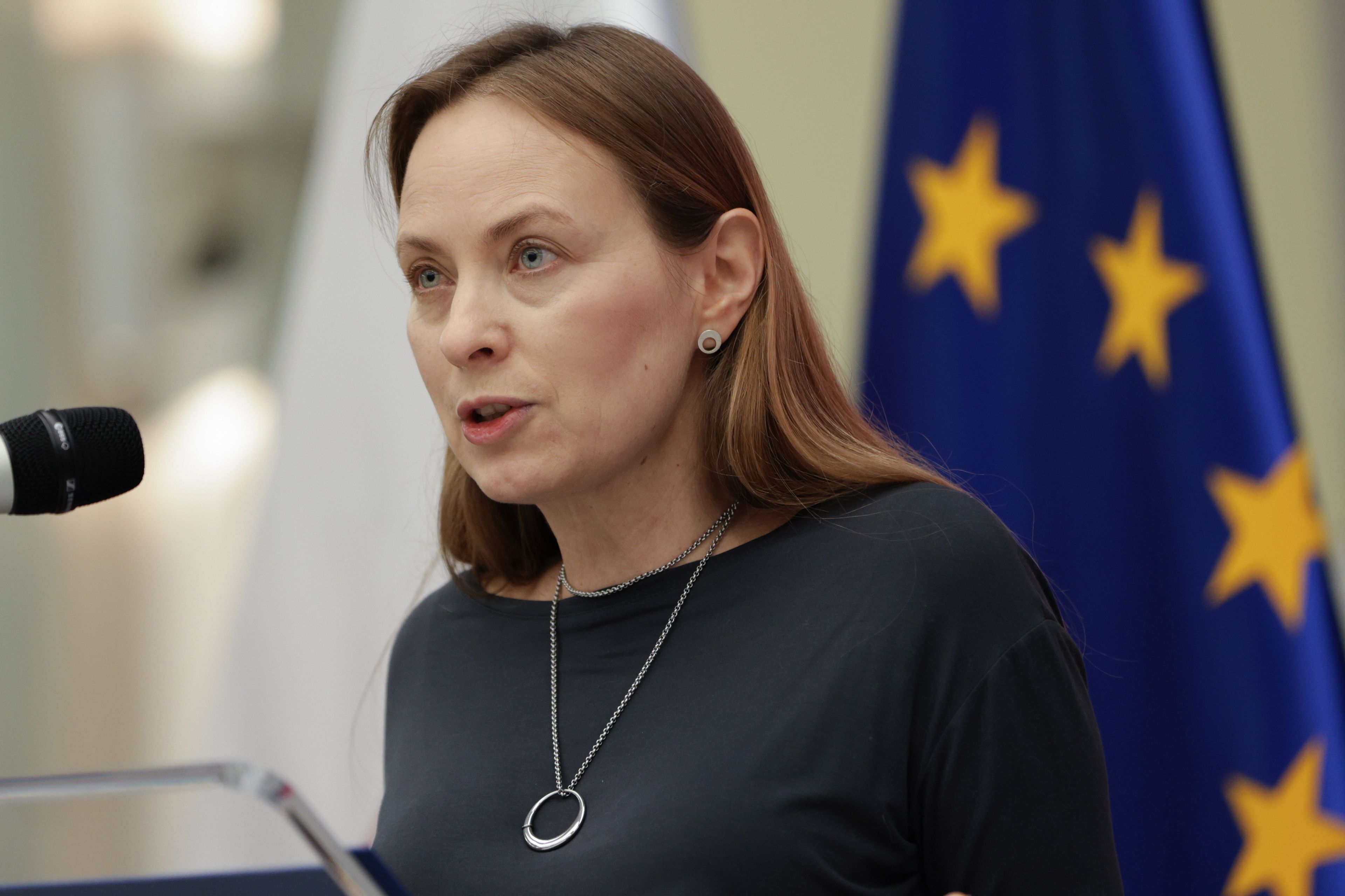 22.12.2023 Warszawa, ul. Wspólna 2/4 . Minister Funduszy i Polityki Regionalnej Katarzyna Pełczyńska-Nałęcz podczas konferencji prasowej "Czas Inwestycji - Krajowy Plan Odbudowy".
