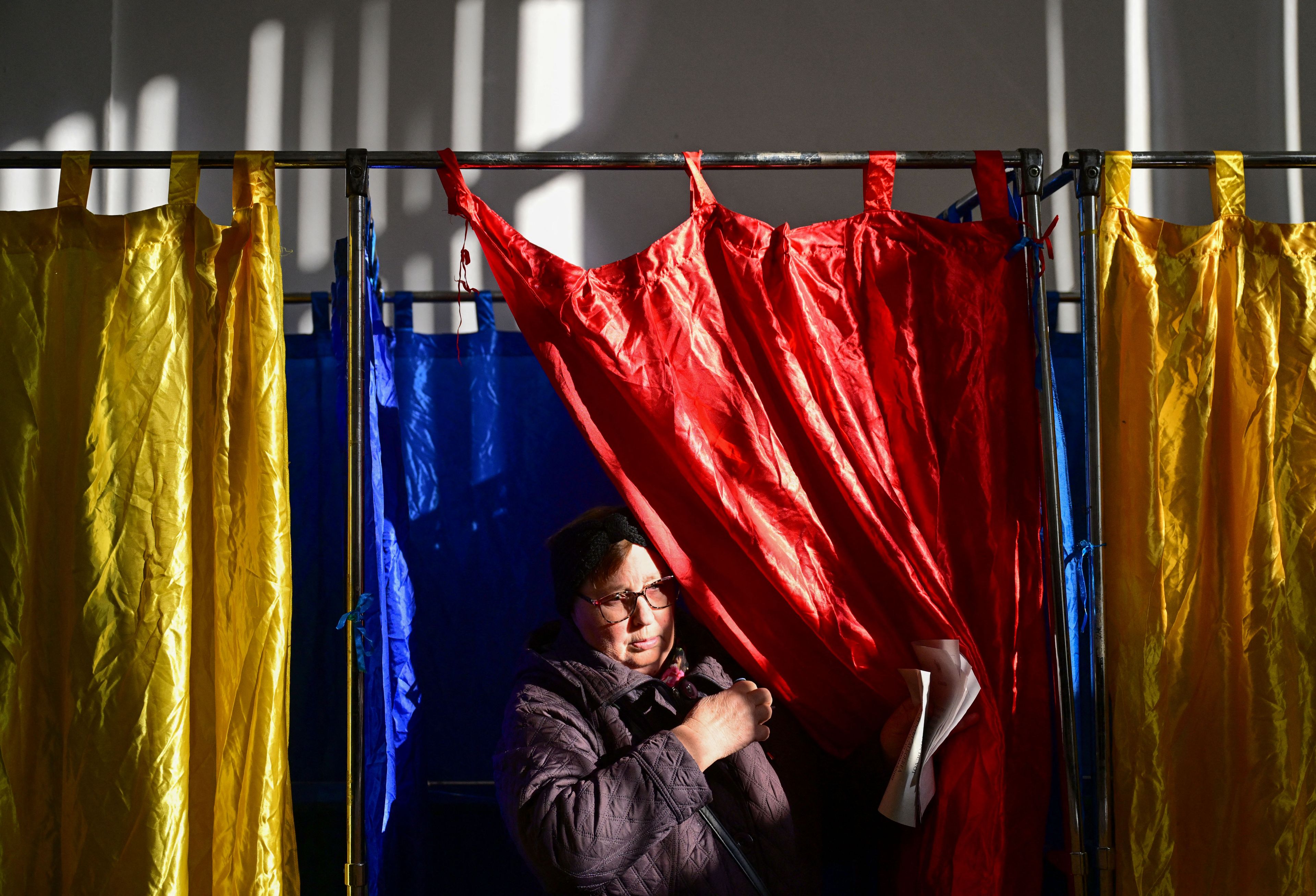ROMANIA-ELECTIONS-VOTE