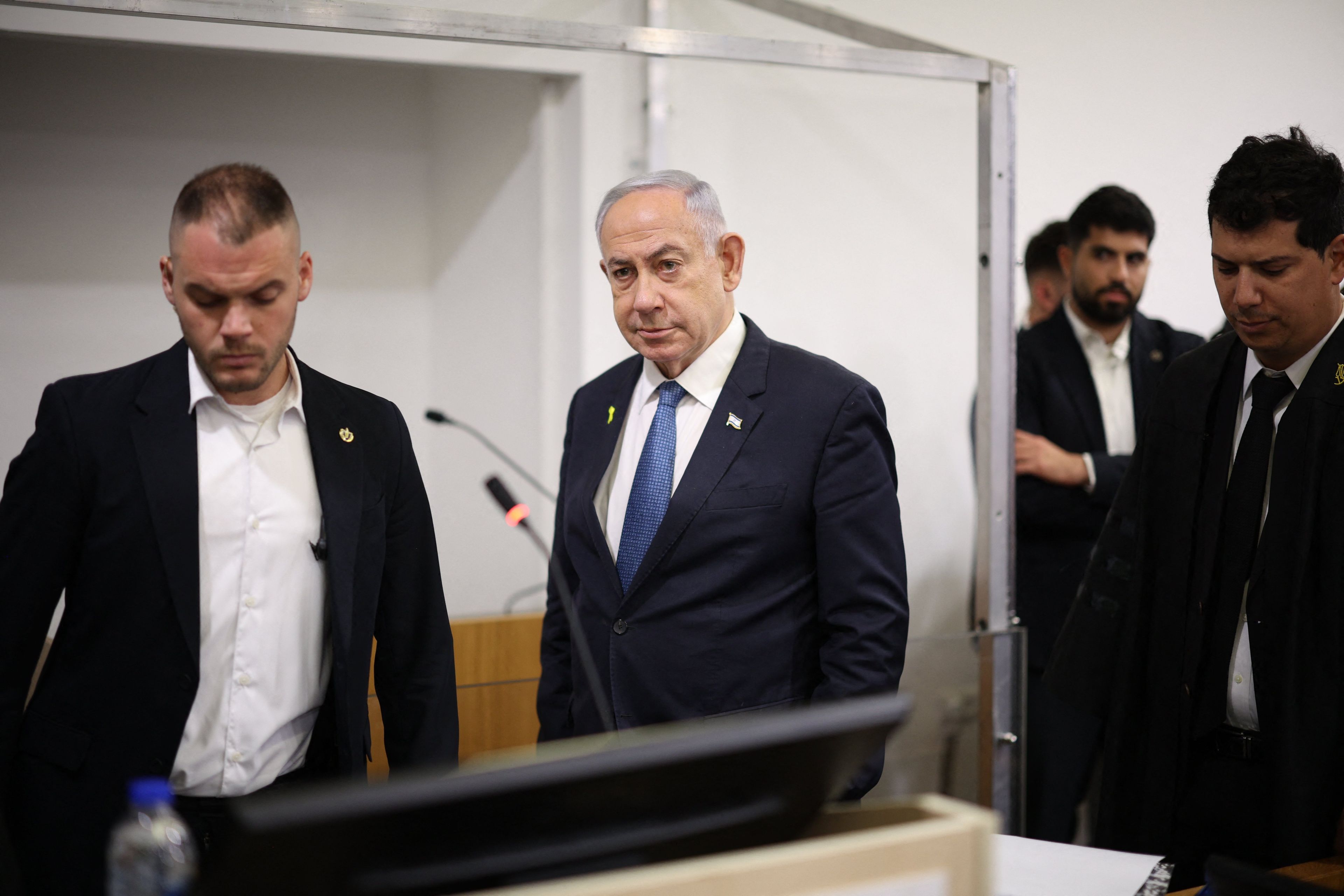 Premier Izraela Benjamin Netanjahu w sądzie podczas rozprawy o korupcję
