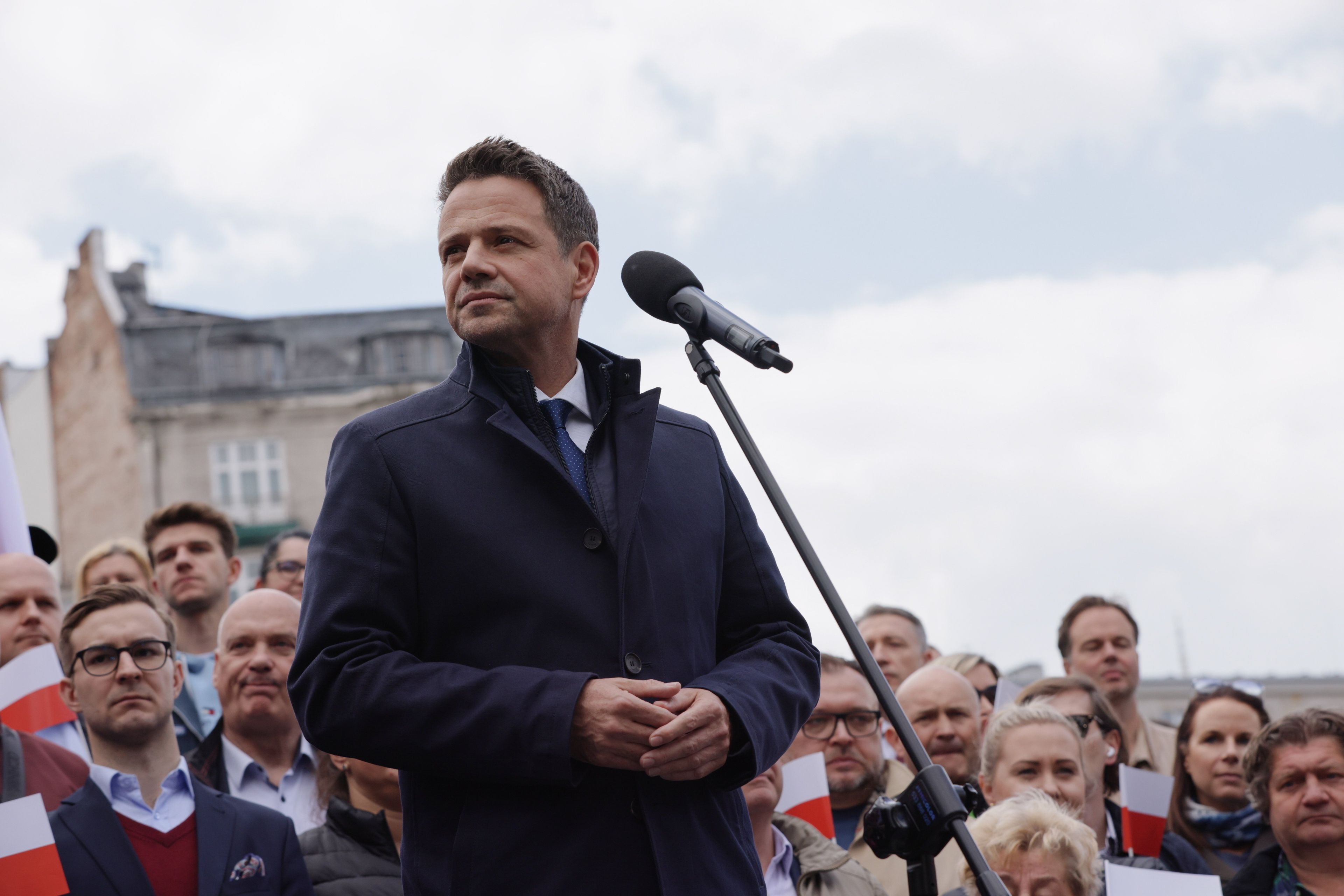 Rafał Trzaskowski przed mikrofonem