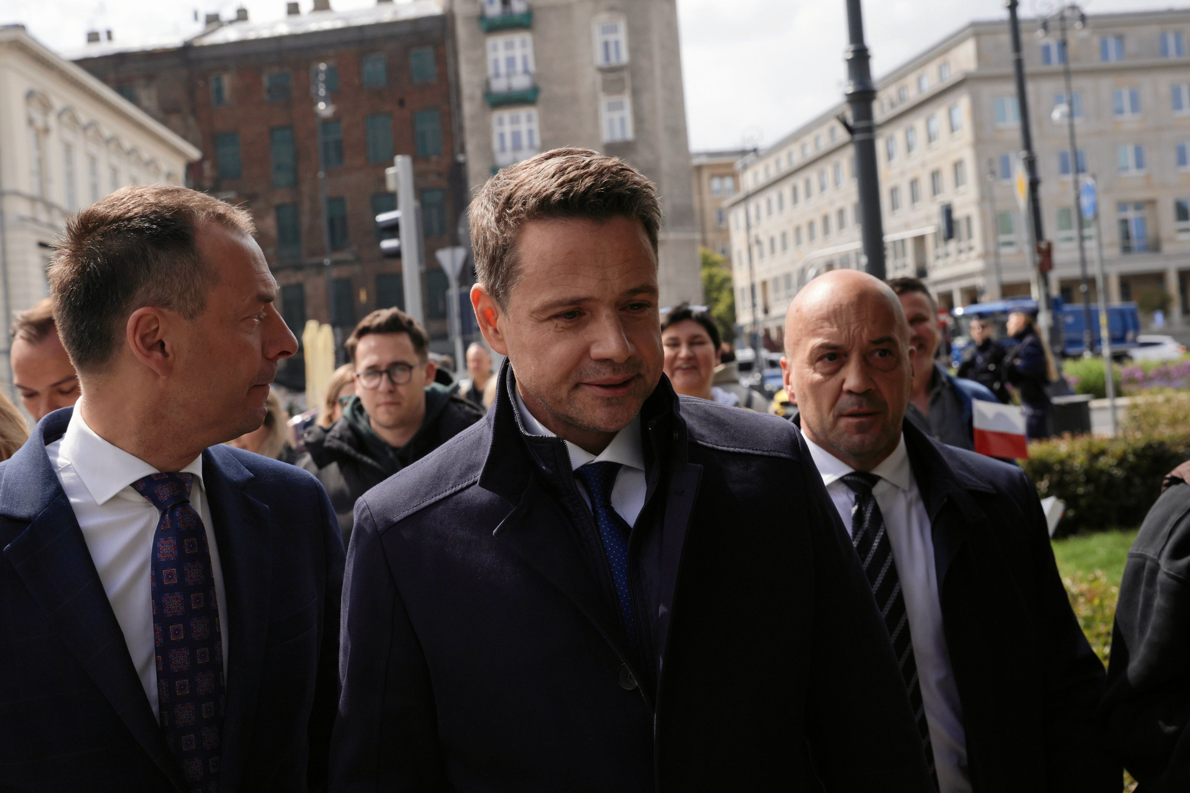 19.05.2025 Warszawa , plac Trzech Krzyzy . Kandydat Koalicji Obywatelskiej na Prezydenta RP , Prezydent m.st. Warszawy Rafal Trzaskowski po spotkaniu z wyborcami po I turze wyborow prezydenckich .
Fot. Dawid Zuchowicz / Agencja Wyborcza.pl