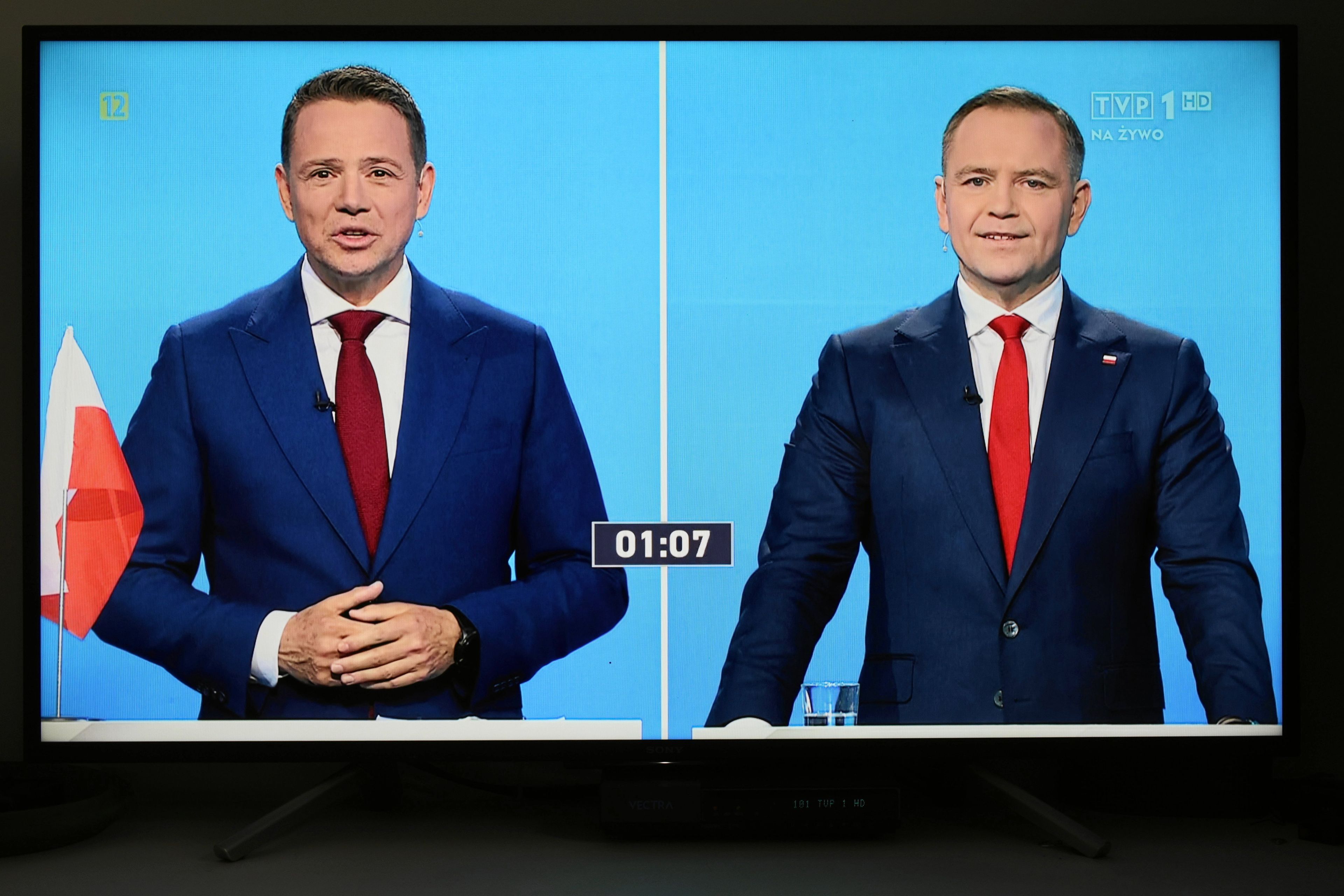 23.05.2025 Warszawa , Debata Prezydencka w TVP . Rafal Trzaskowski kontra Karol Nawrocki . Moderuje Jacek Prusinowski . Zdjecia z monitora .
Fot. Slawomir Kaminski / Agencja Wyborcza.pl
