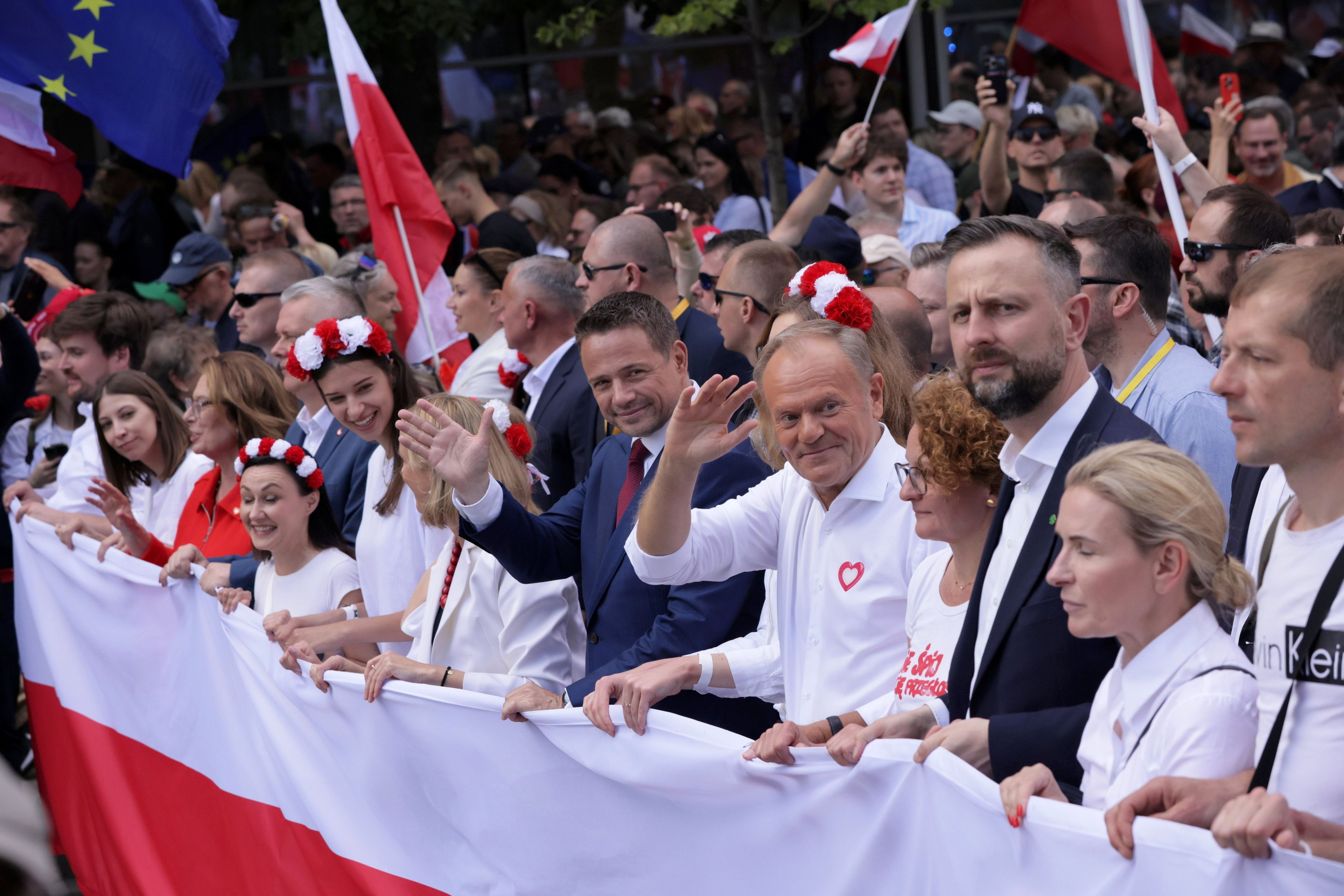 Tusk i Trzaskowski na marszu