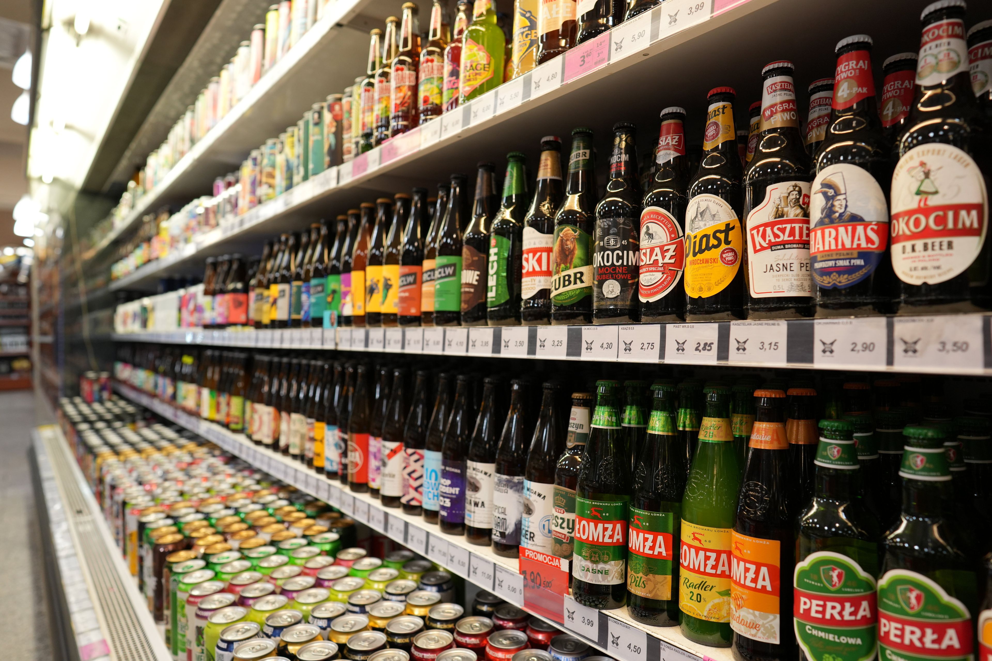 22.02.2024 Wroclaw , Nadodrze . Miasto wprowadza prohibicje na osiedlu Nadodrze . Drink Hala , market alkoholowy
Fot . Tomasz Pietrzyk / Agencja Wyborcza.pl