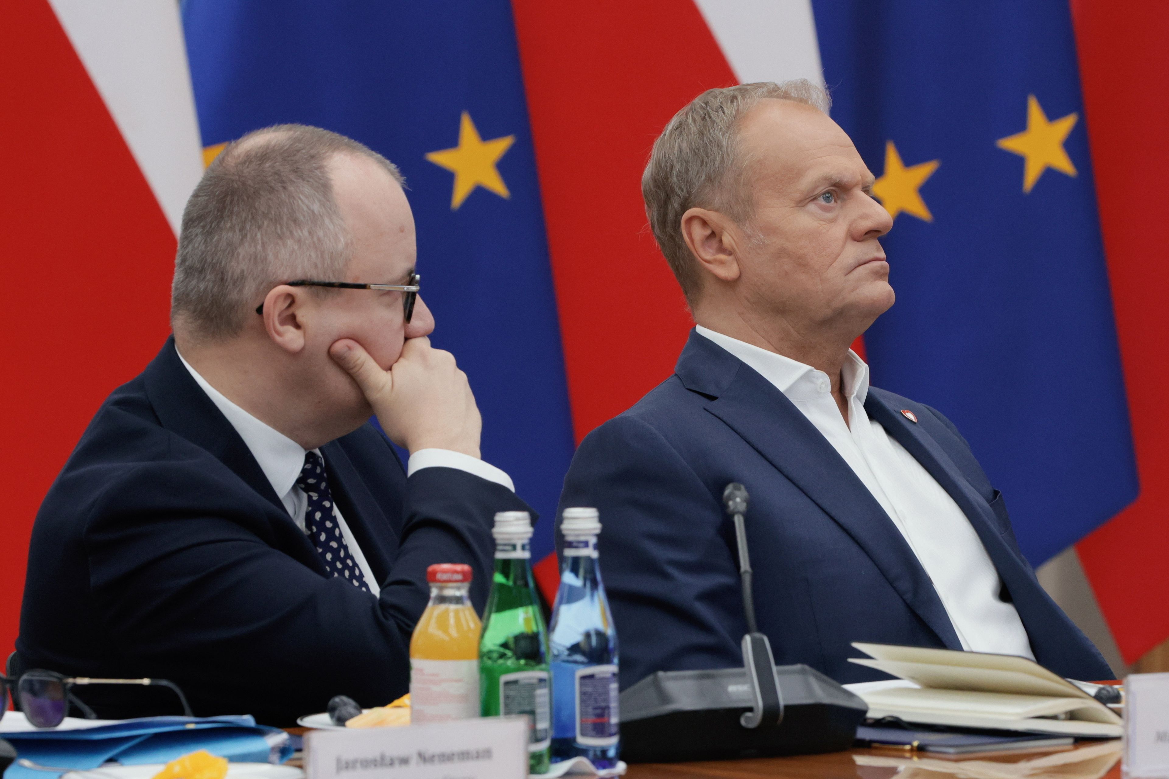 24.04.2025 Warszawa , aleje Ujazdowskie 1/3 , Kancelaria Prezesa Rady Ministrow . Premier Donald Tusk (p) i minister sprawiedliwosci, prokurator generalny Adam Bodnar (l) podczas spotkania z przedstawicielami strony spolecznej w sprawie deregulacji .
Fot. Dawid Zuchowicz / Agencja Wyborcza.pl