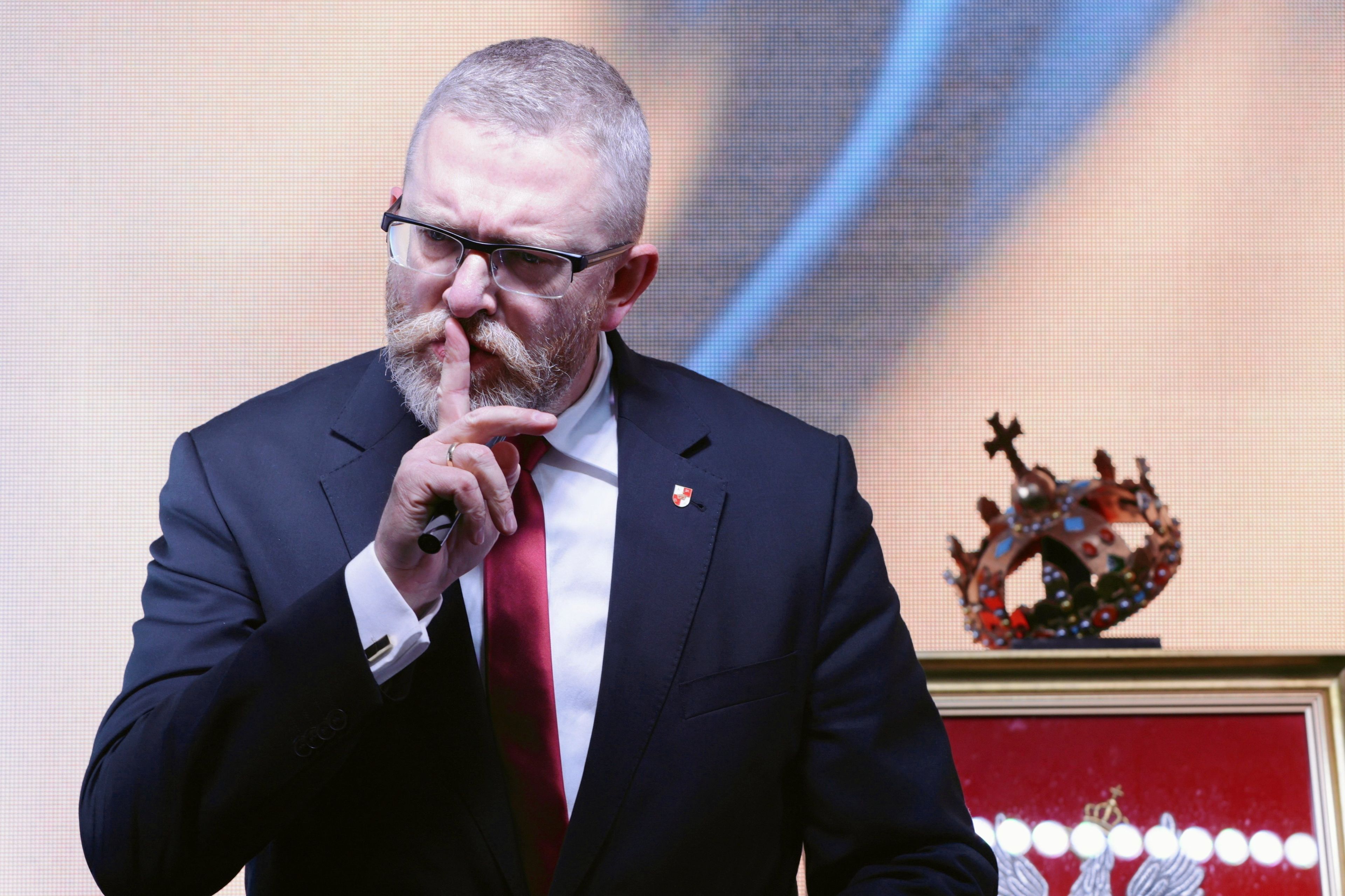 16.05.2025 Warszawa , Plac Zamkowy . Kandydat na prezydenta Grzegorz Braun podczas finalu kampanii prezydenckiej .
Fot. Dawid Zuchowicz / Agencja Wyborcza.pl