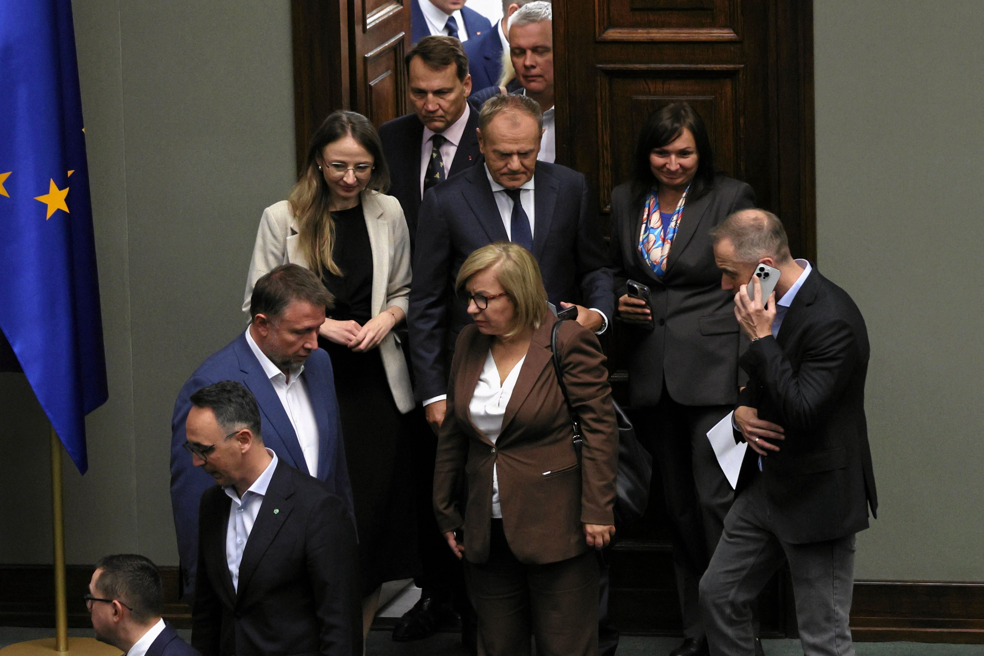 10.09.2025 Warszawa , ulica Wiejska , Sejm . Premier Donald Tusk (c) podczas drugiego dnia 40. posiedzenia . Premier przedstawil informacje nt. naruszenia przestrzeni powietrznej terytorium RP.
Fot. Slawomir Kaminski / Agencja Wyborcza.pl