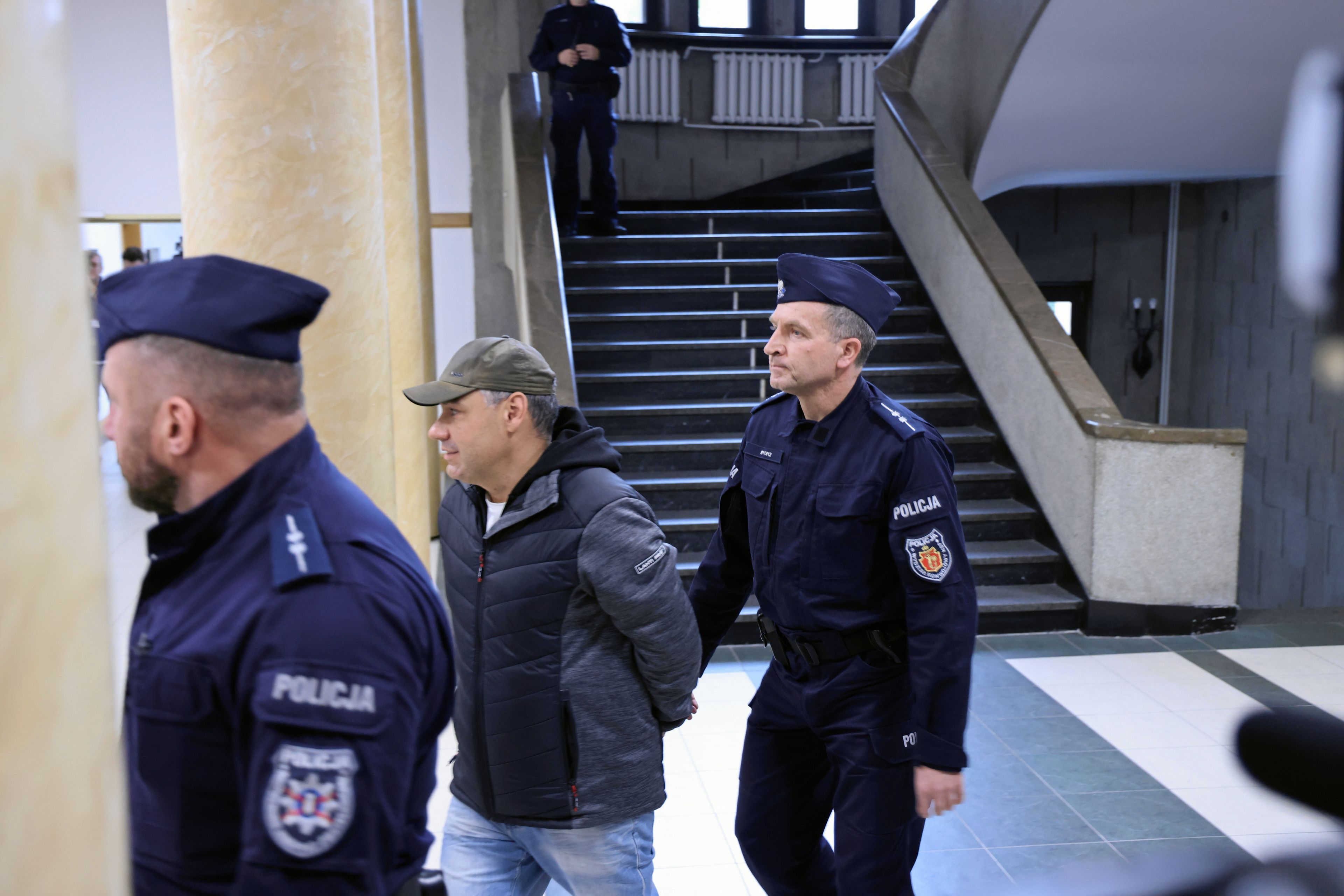Doprowadzenie do Sadu Okregowego w Warszawie podejrzanego o wysadzenie rurociagu Nord Stream