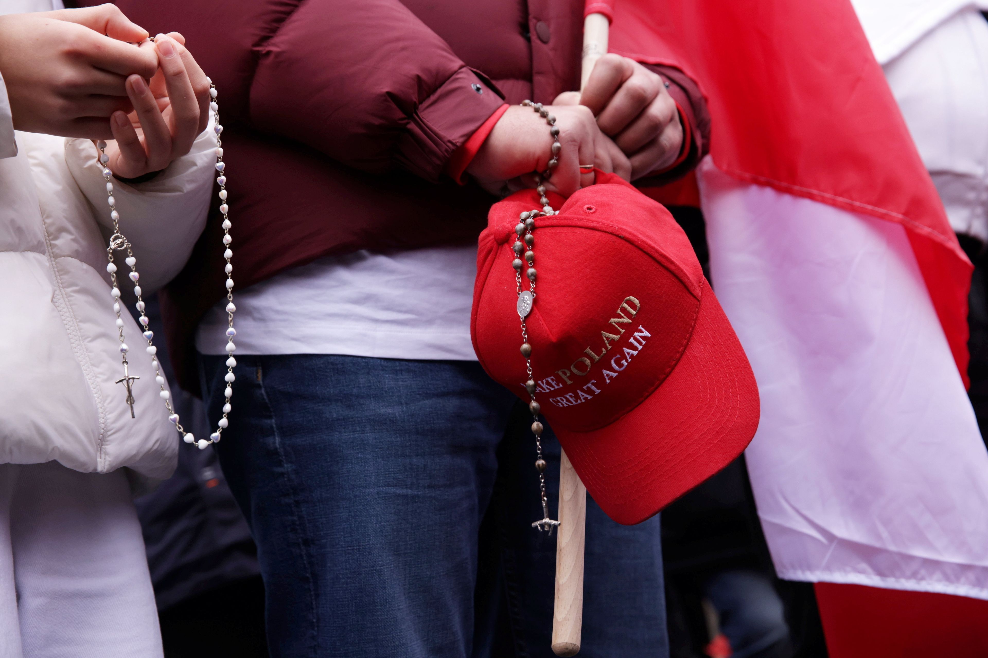 11.11.2025 Warszawa . Marsz Niepodleglosci zorganizowany przez srodowiska narodowe pod haslem  Jeden narod - silna Polska  .
Fot. Dawid Zuchowicz / Agencja Wyborcza.pl