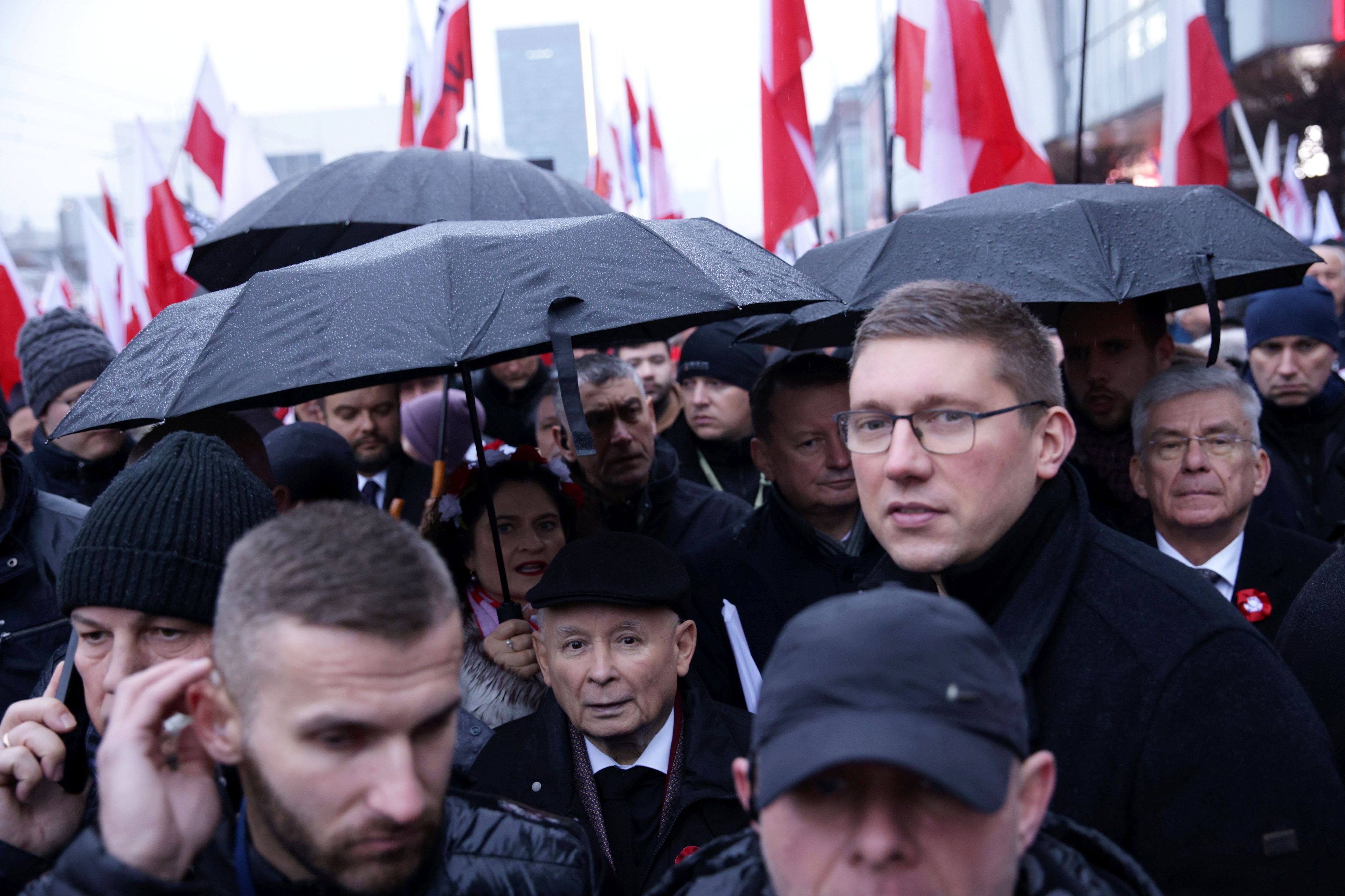 11.11.2025 Warszawa . Prezes PiS Jaroslaw Kaczynski (c) podczas Marszu Niepodleglosci zorganizowanego przez srodowiska narodowe pod haslem  Jeden narod - silna Polska  .
Fot. Dawid Zuchowicz / Agencja Wyborcza.pl