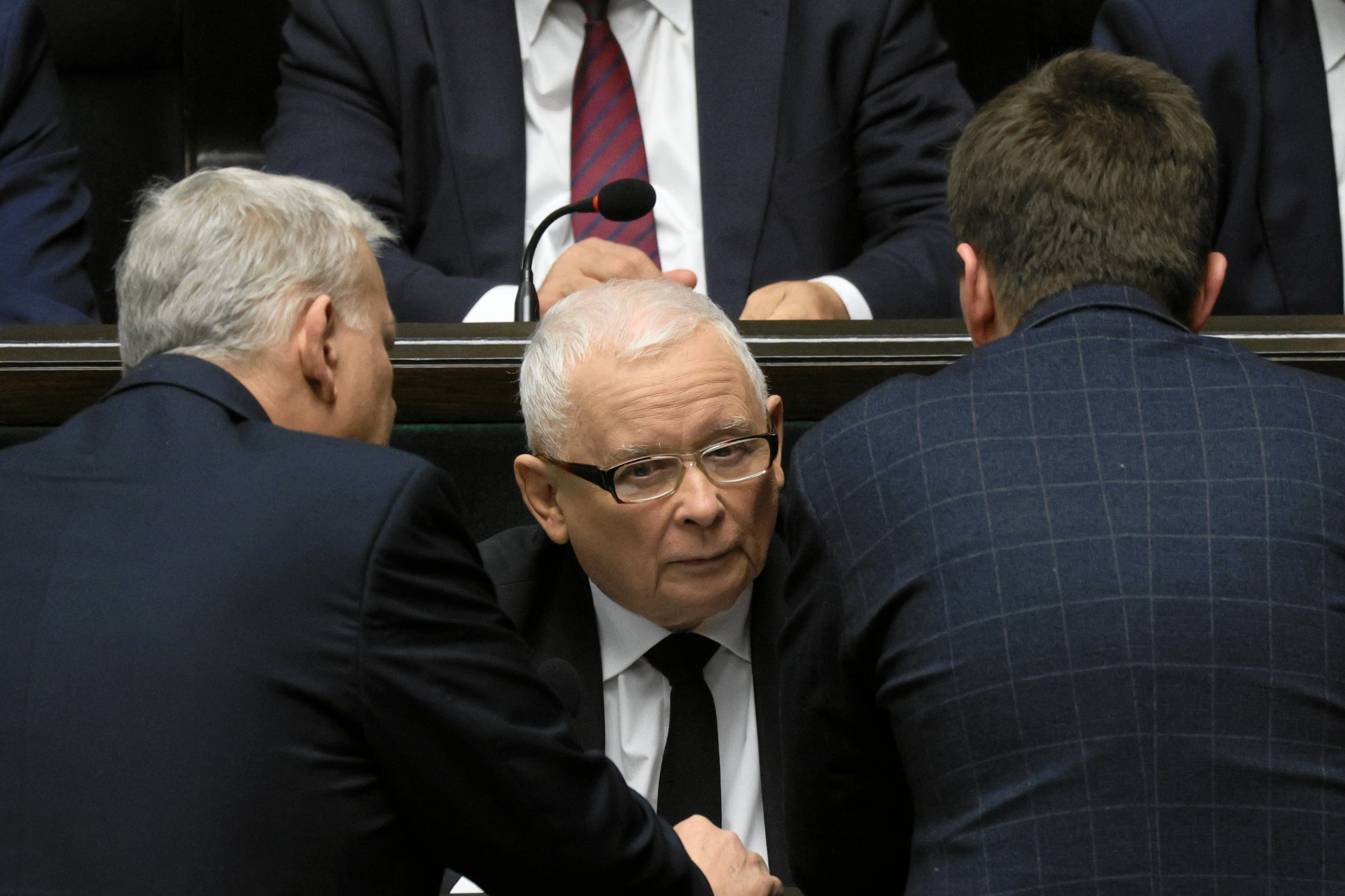 07.11.2025 Warszawa , ul Wiejska , Sejm . Prezes PiS Jaroslaw Kaczynski podczas bloku glosowan na koniec trzeciego dnia 44 Posiedzenia . Jedno z glosowan dotyczy cofniecia immunitetu bylego ministra sprawiedliwosci , posla Zbigniewa Ziobro .
Fot. Slawomir Kaminski / Agencja Wyborcza.pl