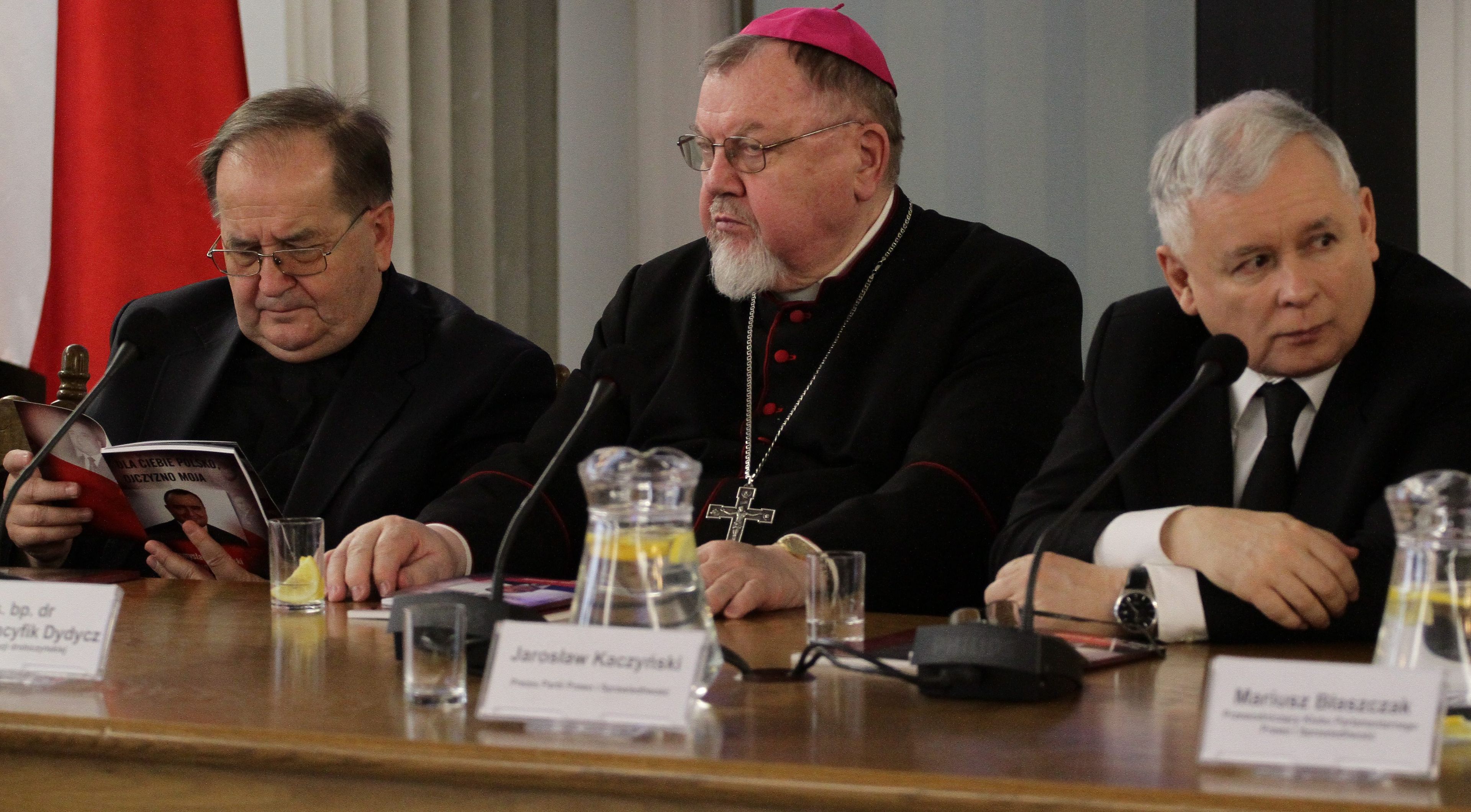03.03.2015 Warszawa , Sejm . Od lewej: ojciec dyrektor Tadeusz Rydzyk , bp Antoni Dydycz , prezes PiS Jaroslaw Kaczynski podczas konferencji naukowej zorganizowanej przez PiS " Dla Ciebie Polsko - Ojczyzno moja  - Przemyslaw Gosiewski 1964- 2010 " .
Fot. Slawomir Kaminski / Agencja Gazeta