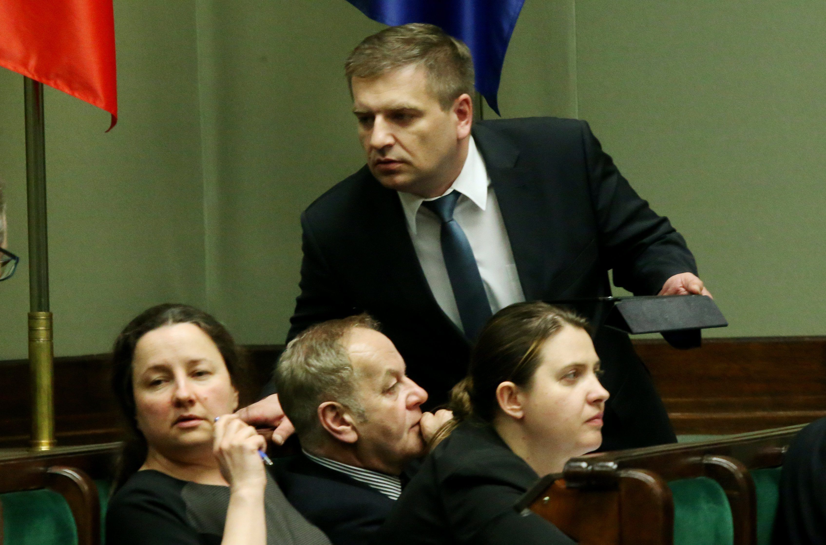 09.04.2015  Warszawa . Minister zdrowia Bartosz Arlukowicz podczas  debaty poselskiej nad projektami ustawy o in vitro . 
Fot . Kuba Atys / Agencja Gazeta