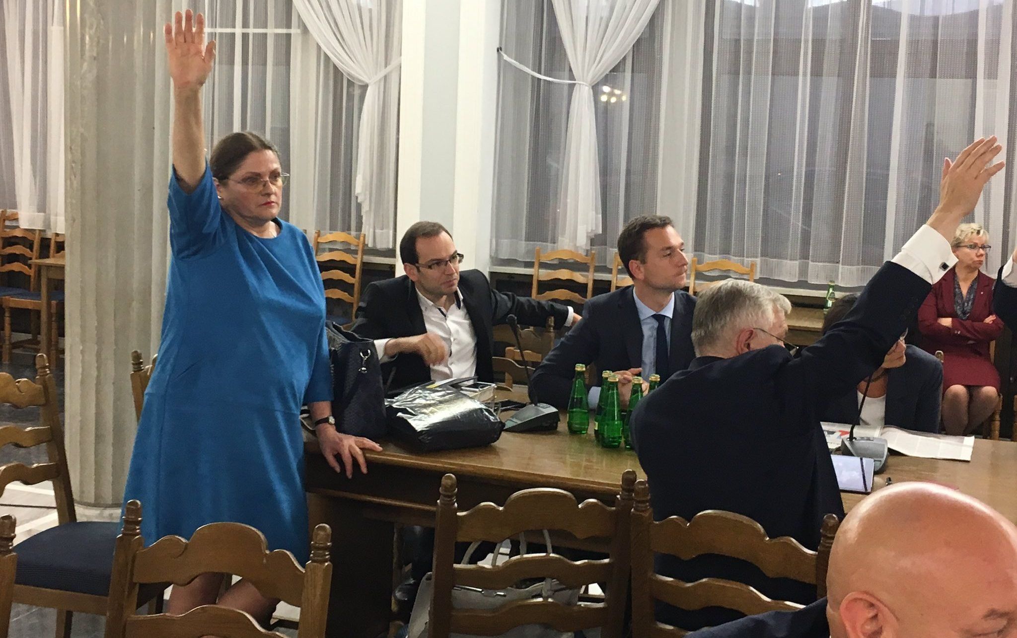Grafika do artykułu Wpadka Krystyny Pawłowicz. Chciała ratować, a pogrążyła PiS