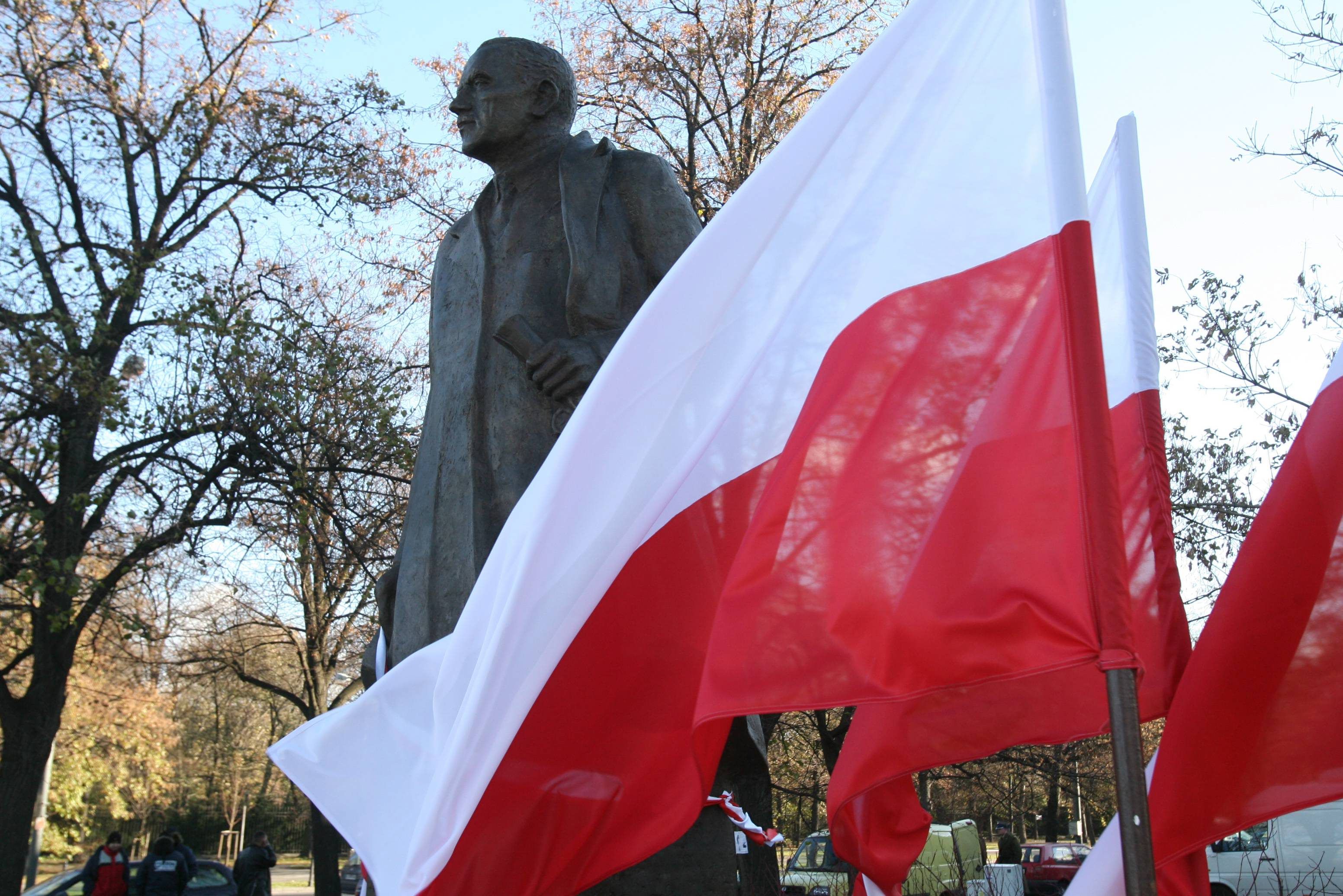 10.11.2006 , WARSZAWA , AL. UJAZDOWSKI , ODSLONIECIE POMNIKA ROMANA DMOWSKIEGO , ROMAN DMOWSKI POMNIK
FOT. JACEK LAGOWSKI / AGENCJA GAZETA