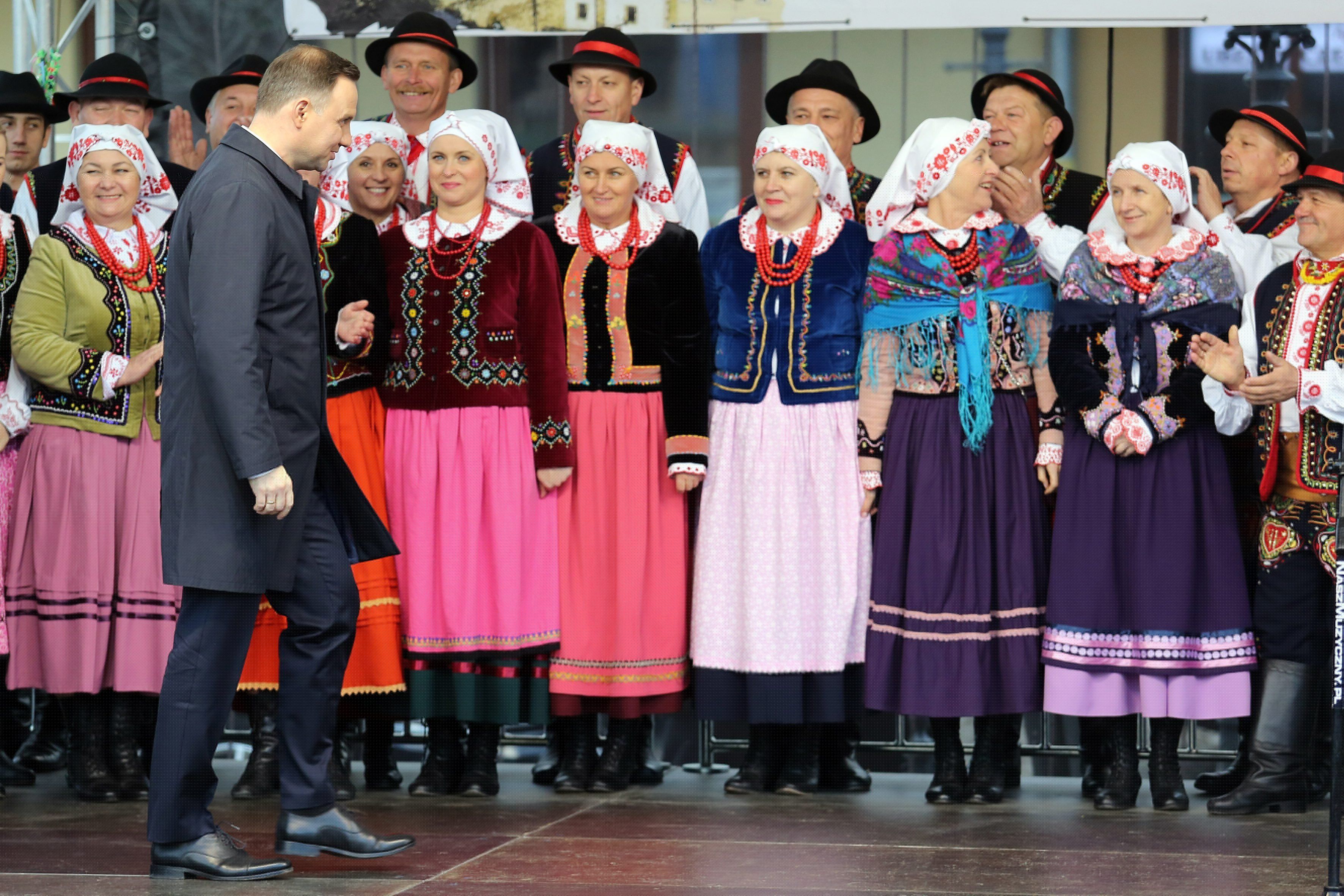 29.10.2016 Stary Sacz . Prezydent Andrzej Duda podczas wizyty w Starym Saczu . Otrzymal tytul honorowego obywatela i klucz do miasta  .
Fot. Mateusz Skwarczek / Agencja Gazeta