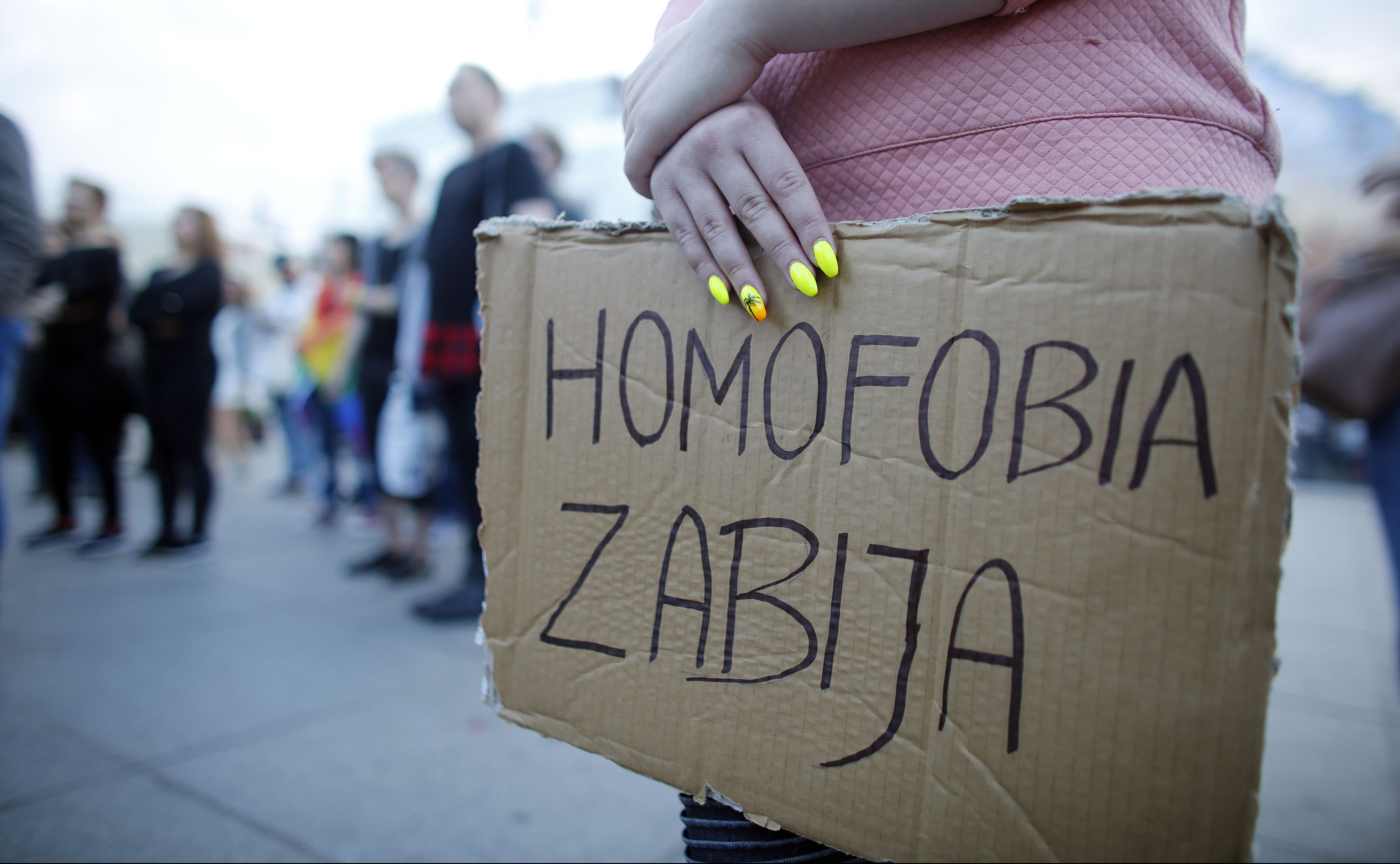 14.06.2016 Katowice . Pikieta solidarnosciowa z rodzinami ofiar zamachu w Pubie Lgbt w Orlando . 
Fot. Dawid Chalimoniuk / Agencja Gazeta