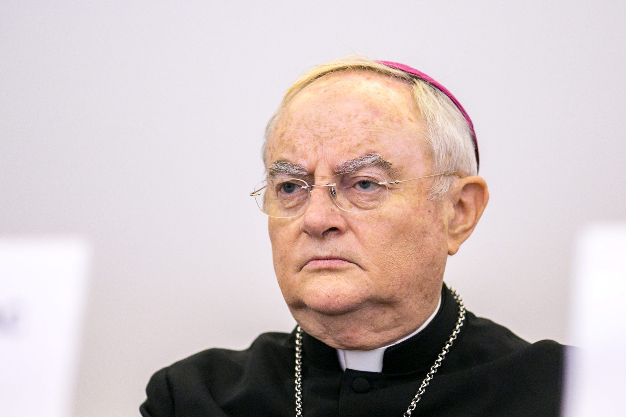 21.09.2015 Warszawa . Abp Henryk Hoser podczas konferencji prasowej Konferencji Episkopatu Polski . 
Fot. Bartosz Bobkowski / Agencja Gazeta