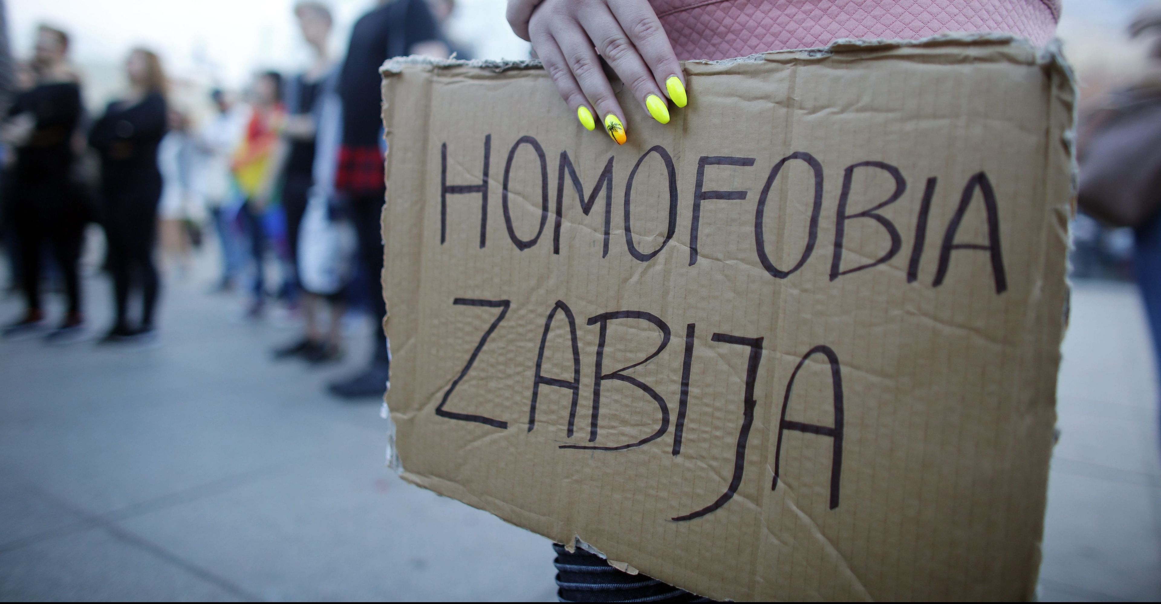14.06.2016 Katowice . Pikieta solidarnosciowa z rodzinami ofiar zamachu w Pubie Lgbt w Orlando . 
Fot. Dawid Chalimoniuk / Agencja Gazeta