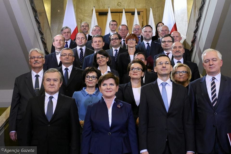 Grafika do artykułu Zybertowicz: Dopiero szkolimy nowe elity. Ale w PiS władzę trzymają weterani