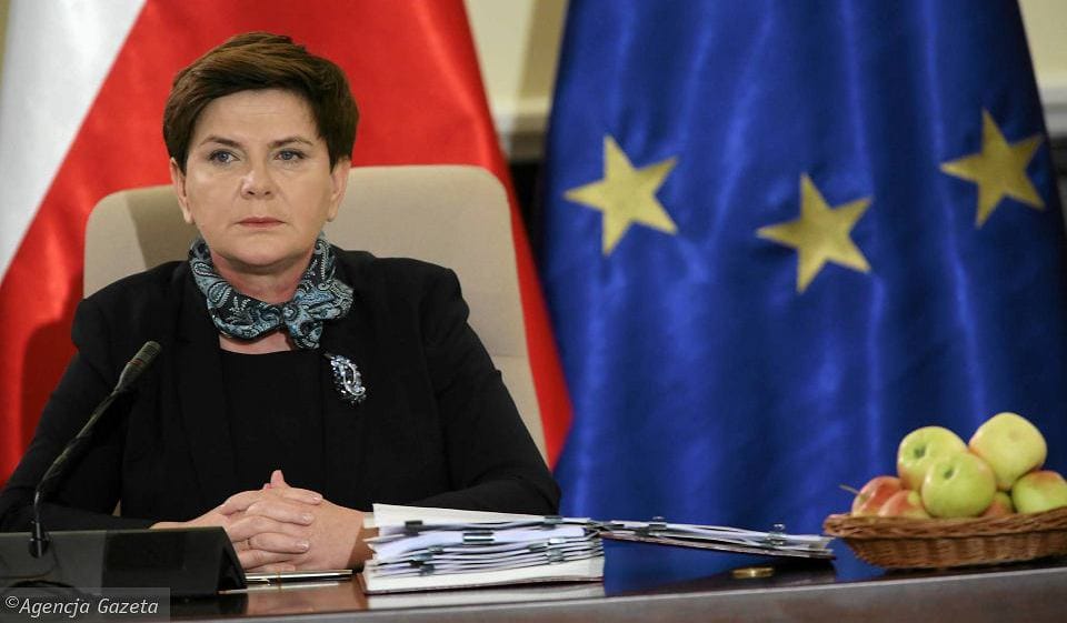 Grafika do artykułu Rząd PiS naciągnął UE. Pieniądze na pomoc osobom z niepełnosprawnościami wydał na agitację antyaborcyjną. OKO.press składa zawiadomienie