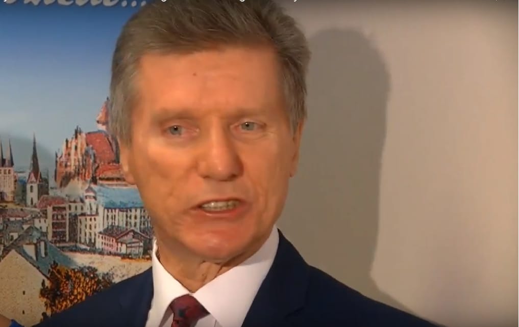 Grafika do artykułu Olsztyn daje szansę oskarżonemu o gwałt Małkowskiemu, cenzorowi PRL. PiS trzyma kciuki