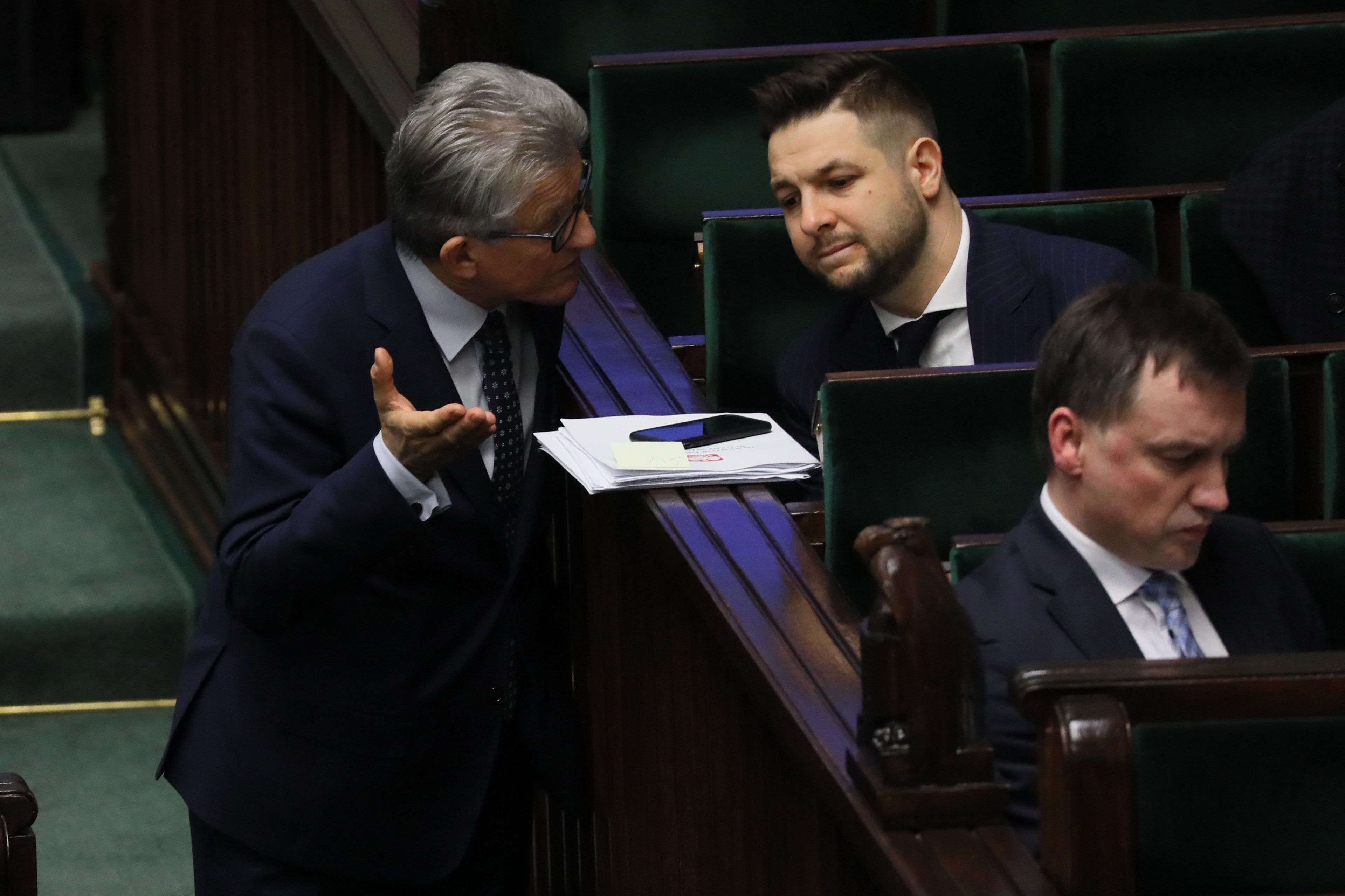 30.01.2019 Warszawa , ulica Wiejska . Sejm . Od lewej: Stanislaw Piotrowicz , wiceminister sprawiedliwosci Patryk Jaki , minister sprawiedliwosci Zbigniew Ziobro podczas posiedzenia .
Fot. Slawomir Kaminski / Agencja Gazeta
