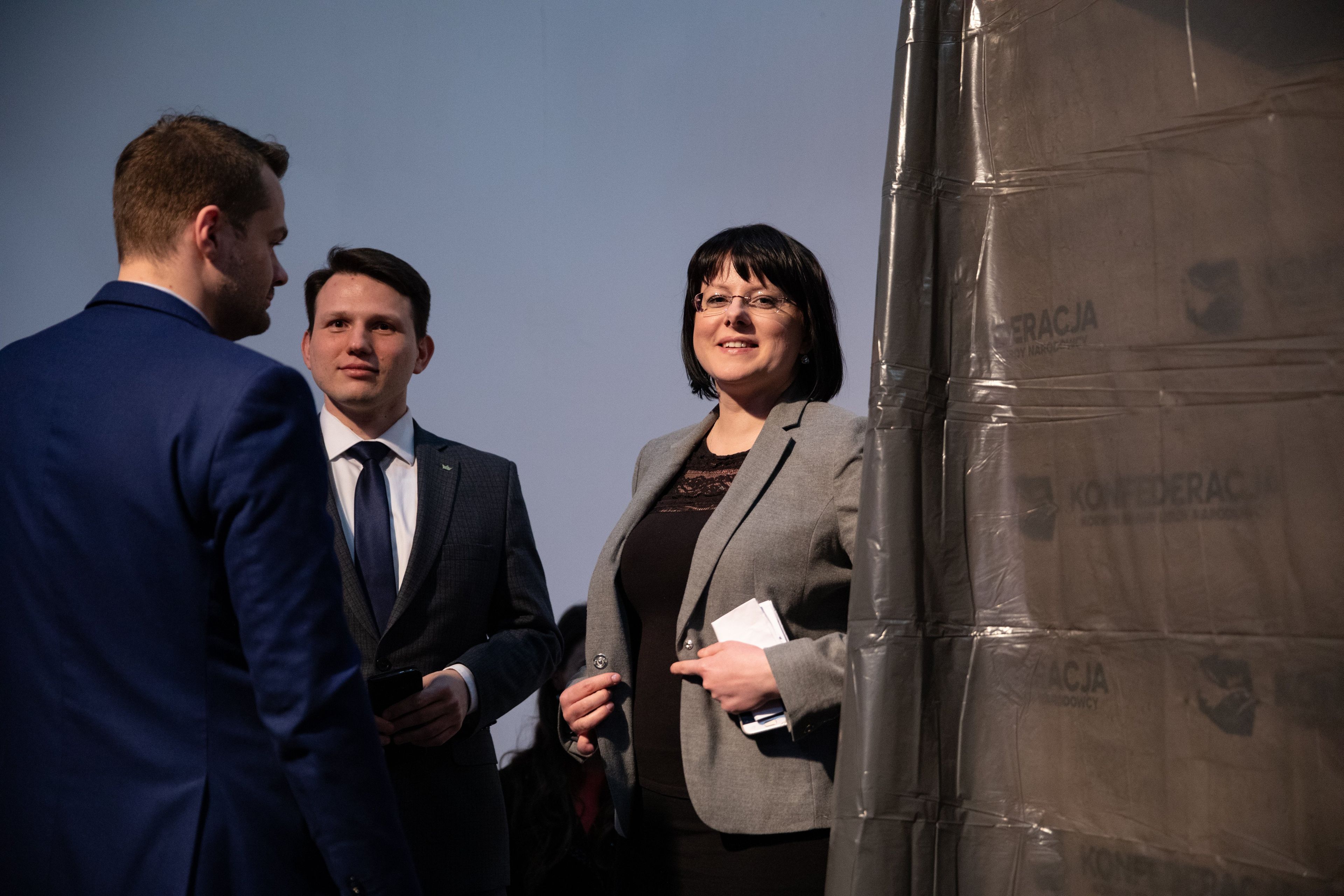 27.02.2019 Warszawa . Kaja Godek (P) podczas konwencji " Konfederacji " przed wyborami do Parlamentu Europejskiego . 
Fot. Dawid Zuchowicz / Agencja Gazeta