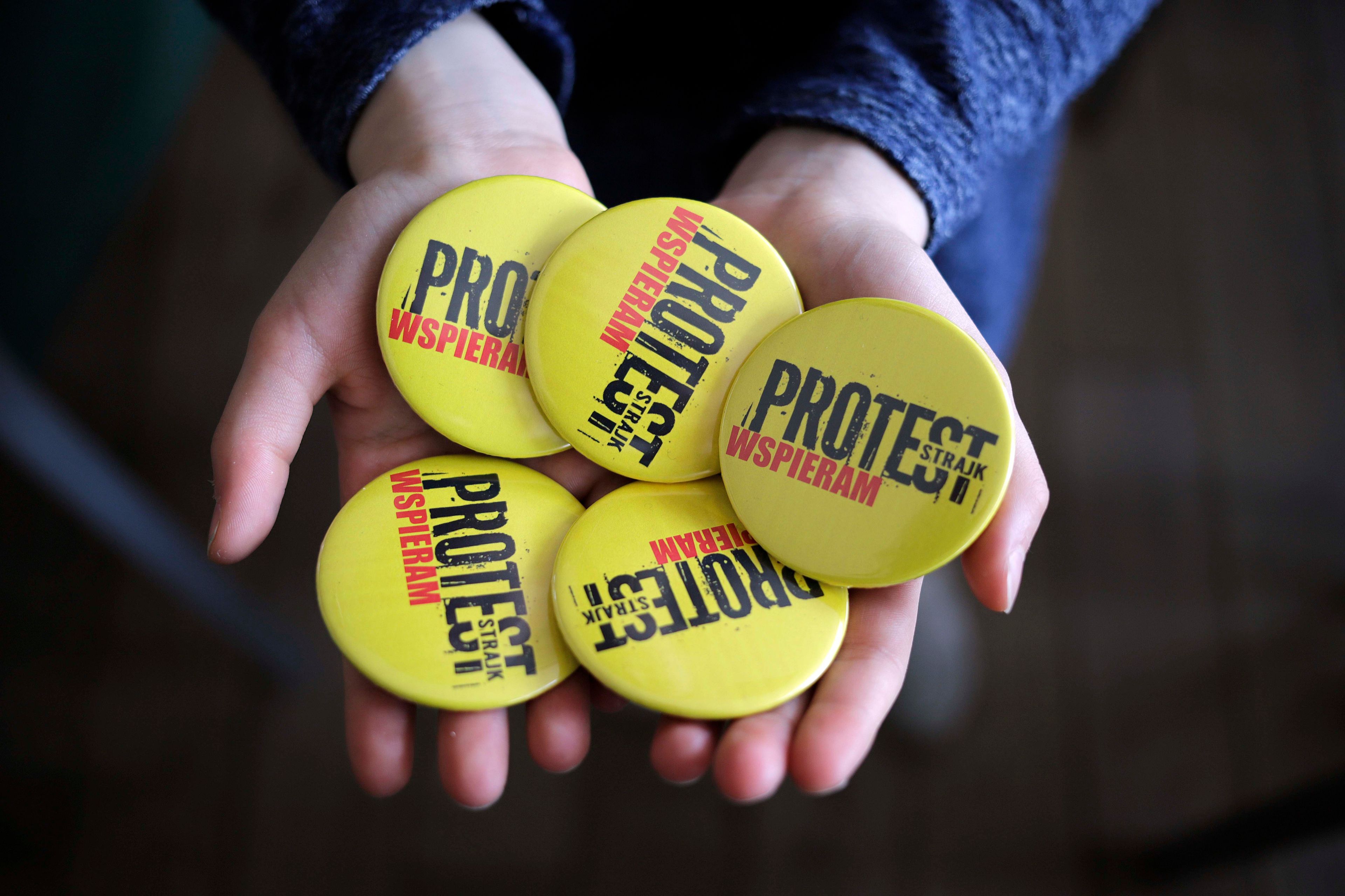 09.04.2019 Czestochowa , ulica Pulaskiego . Zespol Szkol Plastycznych imienia Jacka Malczewskiego . Strajk nauczycieli . 
Fot . Grzegorz Skowronek / Agencja Gazeta