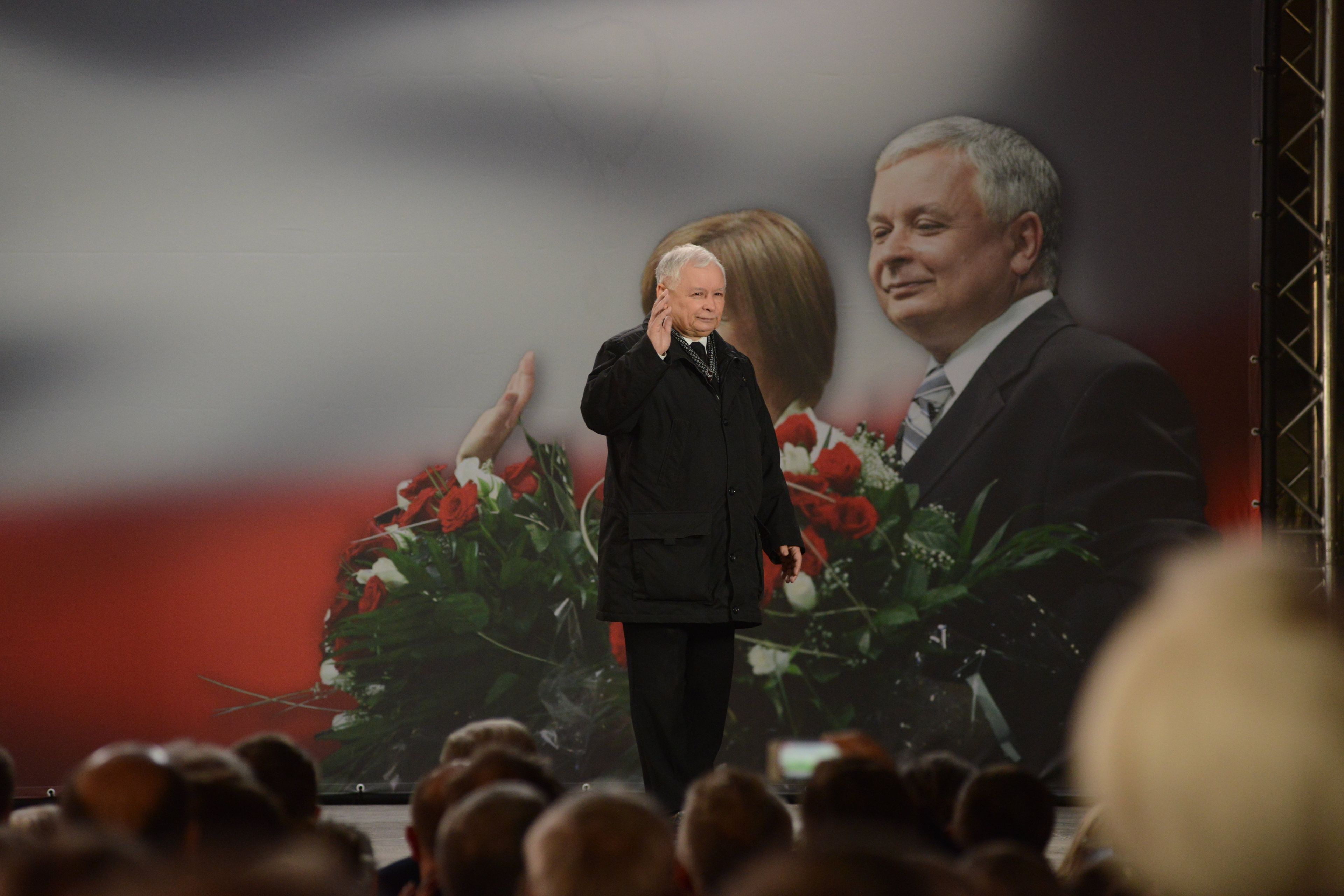 10.04.2019 Warszawa , ulica Krakowskie Przedmiescie . Obchodow 9. rocznicy katastrofy smolenskiej . Jaroslaw Kaczynski podczas wystapienia pod Palacem Prezydenckim .
Fot. Maciek Jazwiecki / Agencja Gazeta