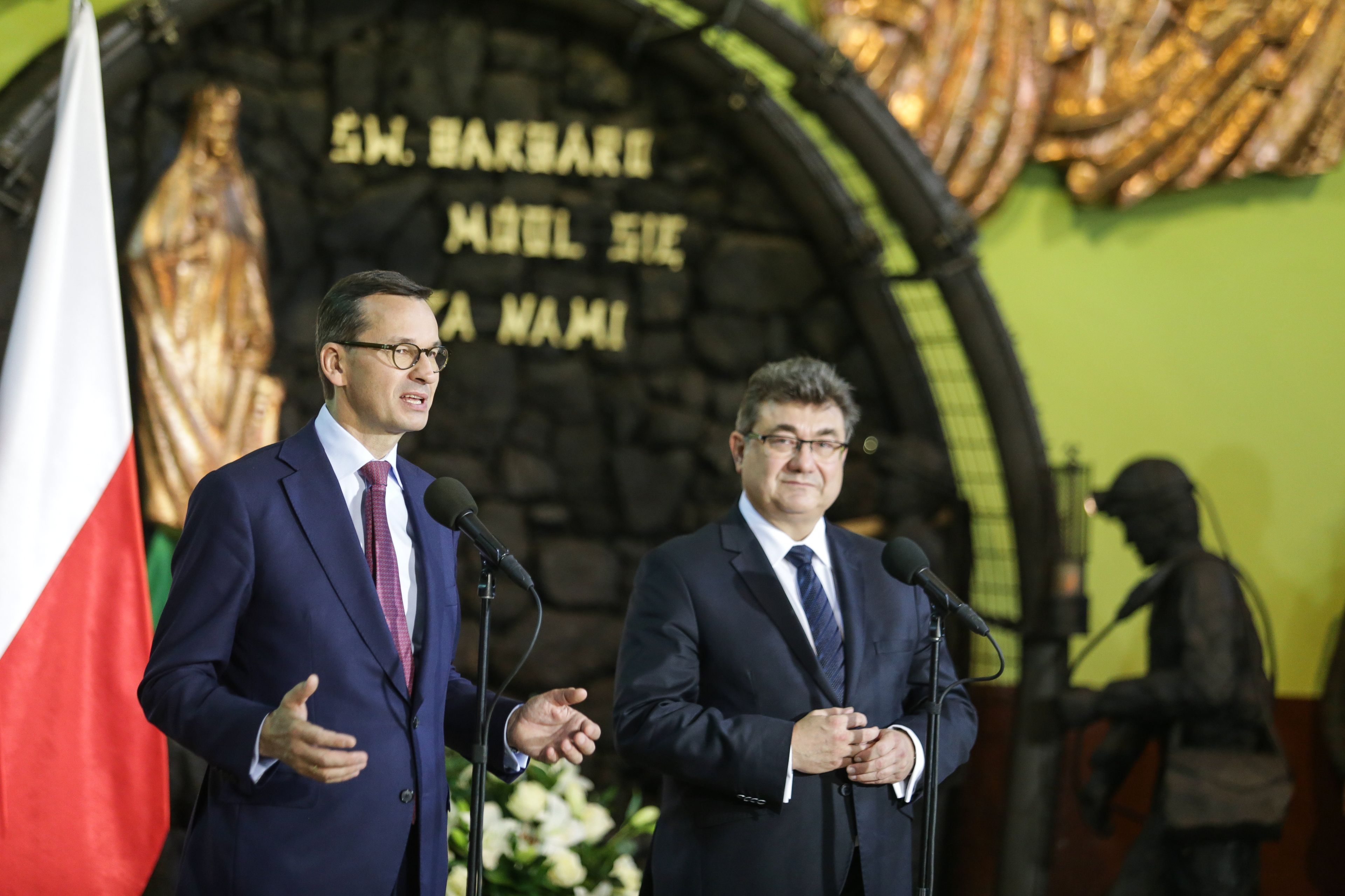 19.09.2018 Ruda Slaska . Od lewej: premier Mateusz Morawiecki , wiceminister energii Grzegorz Tobiszowski podczas wizyty premiera Mateusza Morawieckiego w Kopalni Wegla Kamiennego Ruch Ruda Bielszowice .
Fot. Dominik Gajda /  Agencja Gazeta