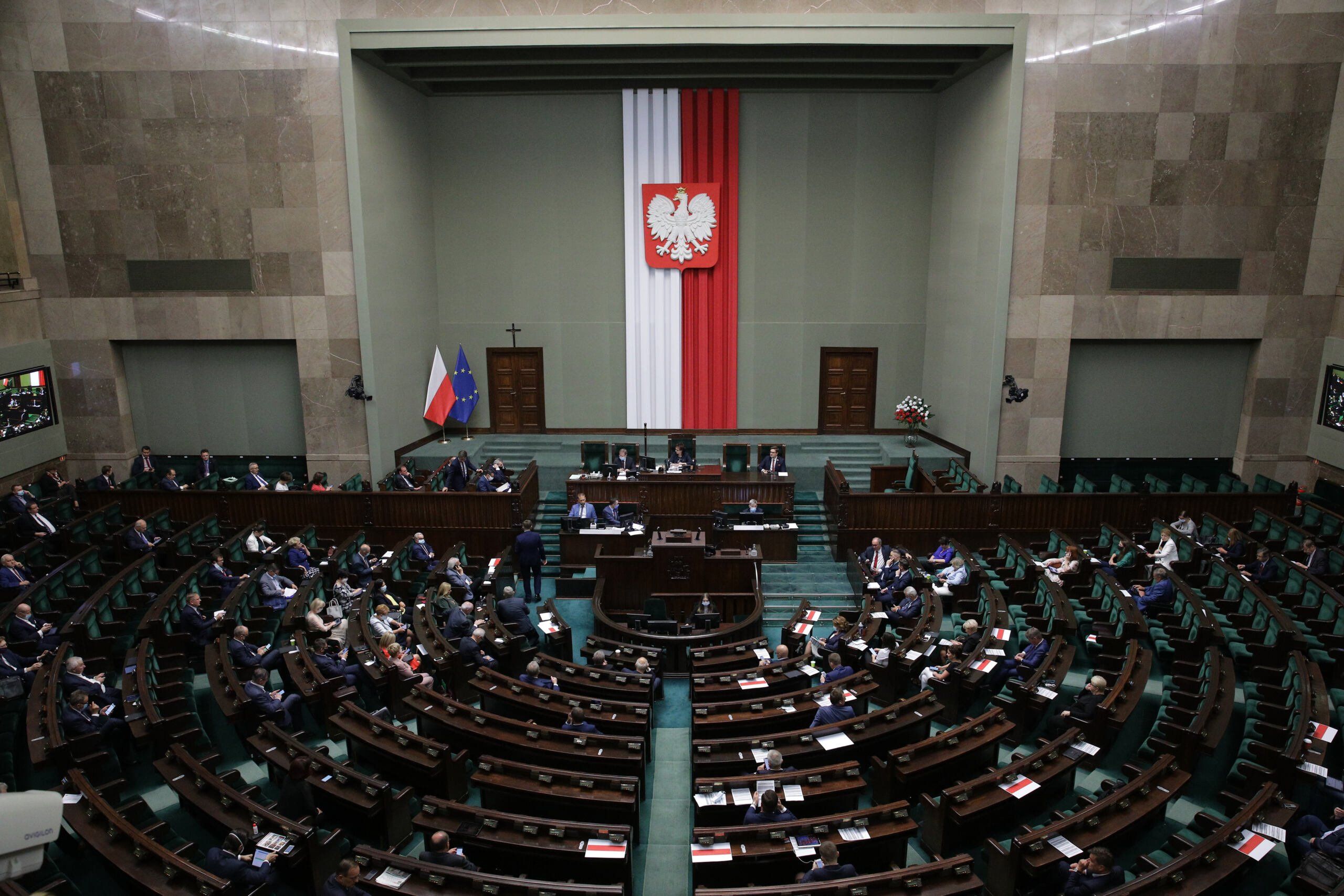 Posłowie uchwalili sobie podwyżki. "Za" była też opozycja