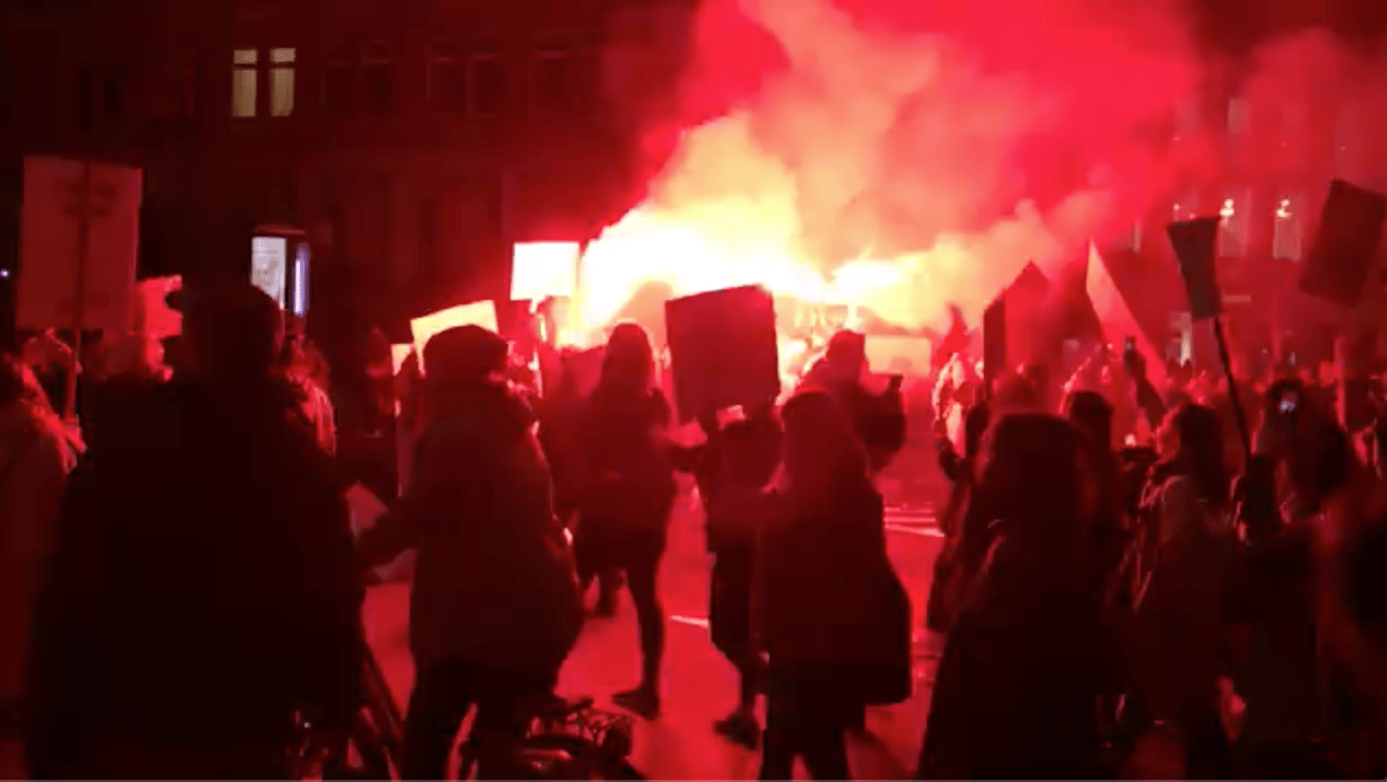Grafika do artykułu Blokady Warszawy w piąty dzień protestów kobiet