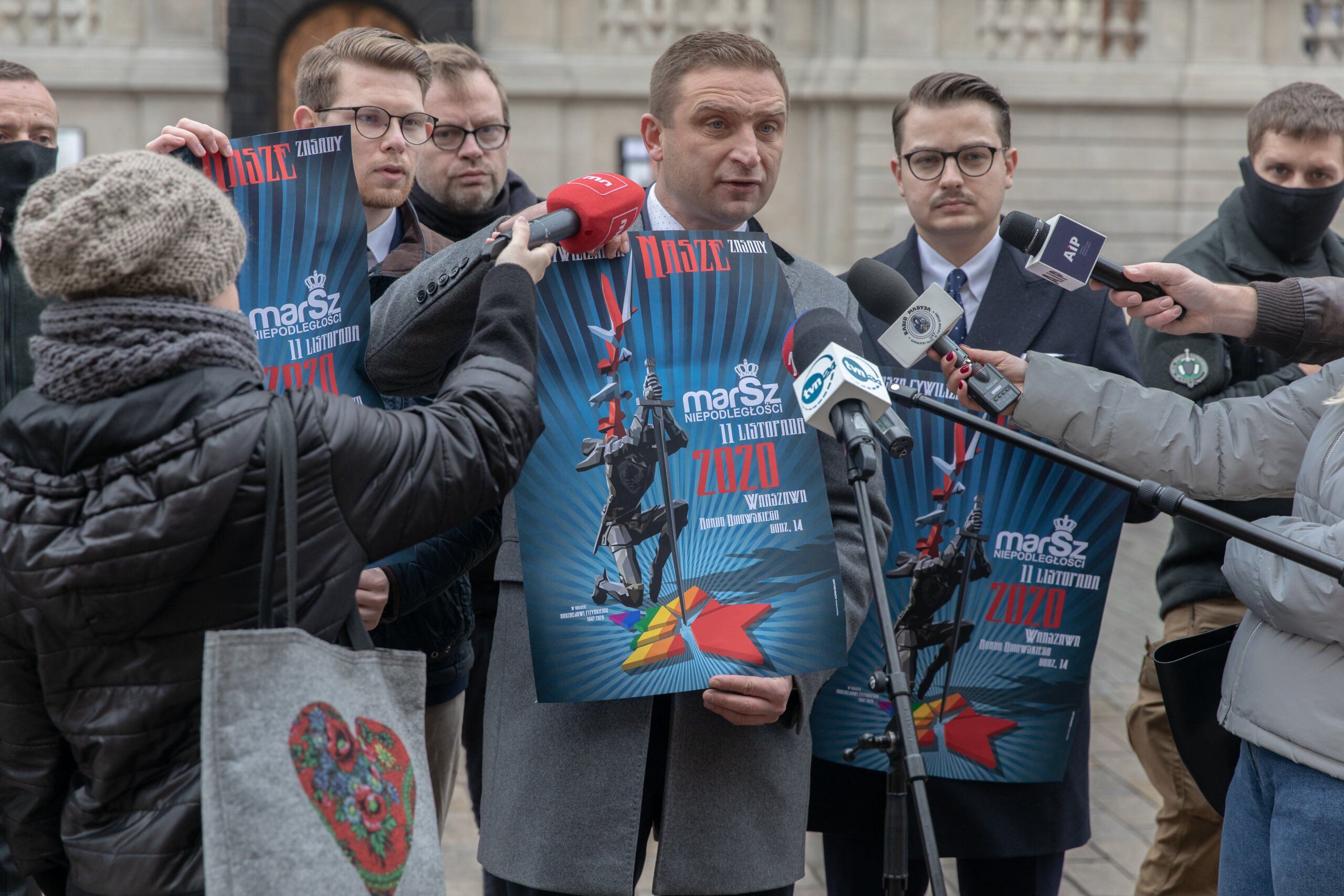 Robert Bąkiewicz, lider narodowców, na konferencji prasowej