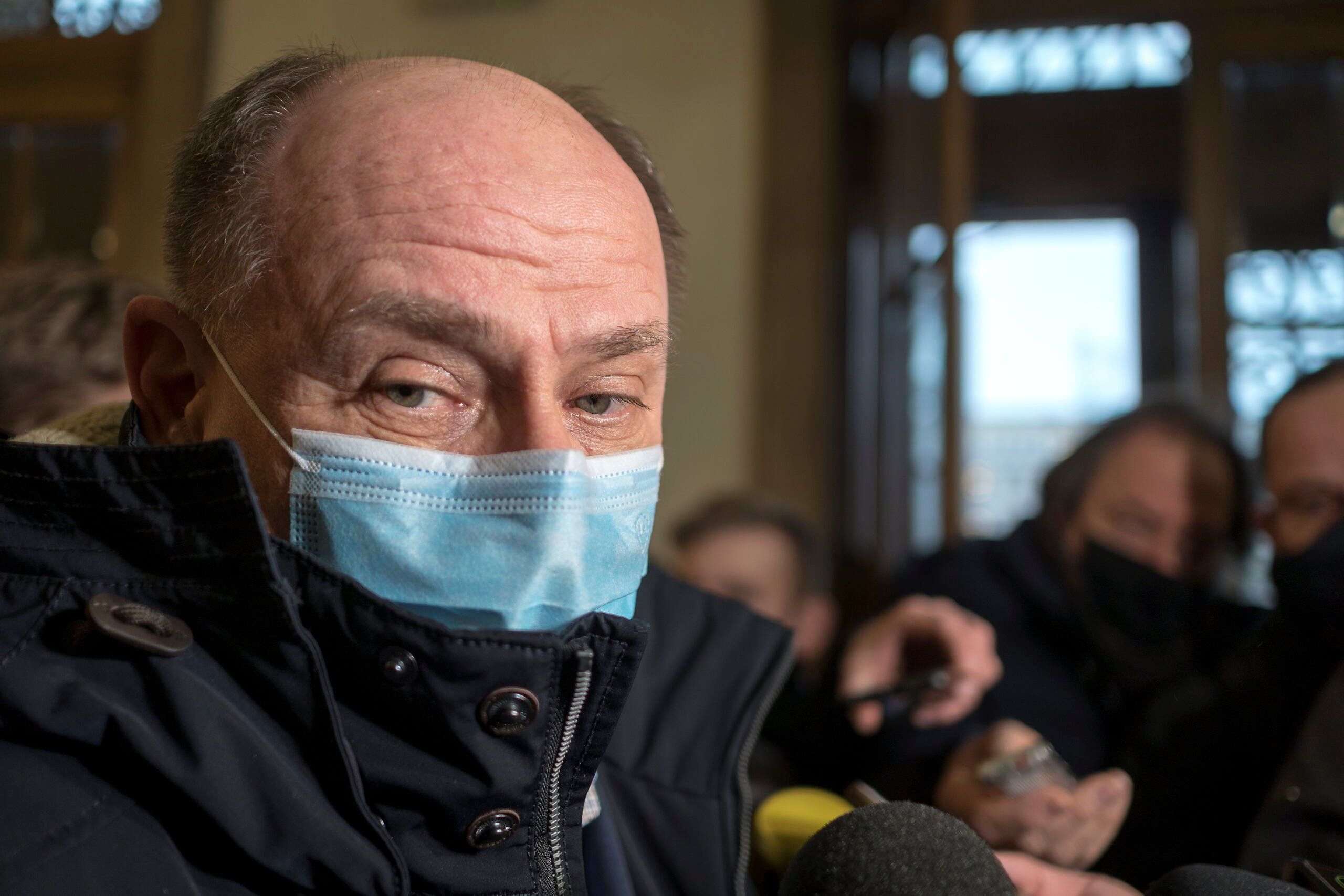 Bogusław Hutek w maseczce antywirusowej