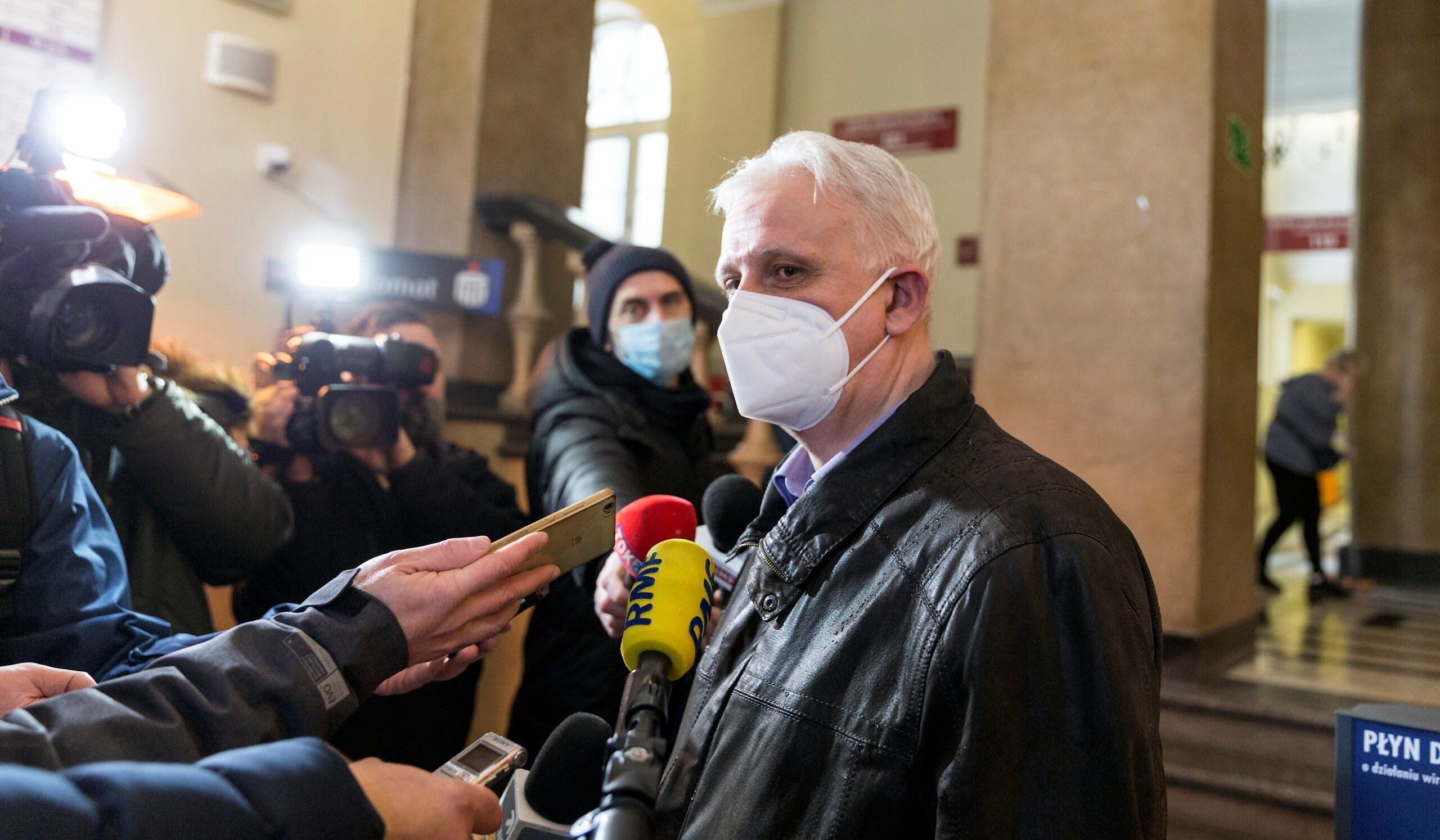 13.01.2021 Katowice , Urzad Wojewodzki . Dominik Kolorz - szef Solidarnosci na Slasku w drodze na rozmowy o przyszlosci gornictwa .
 Fot. Grzegorz Celejewski / Agencja Gazeta