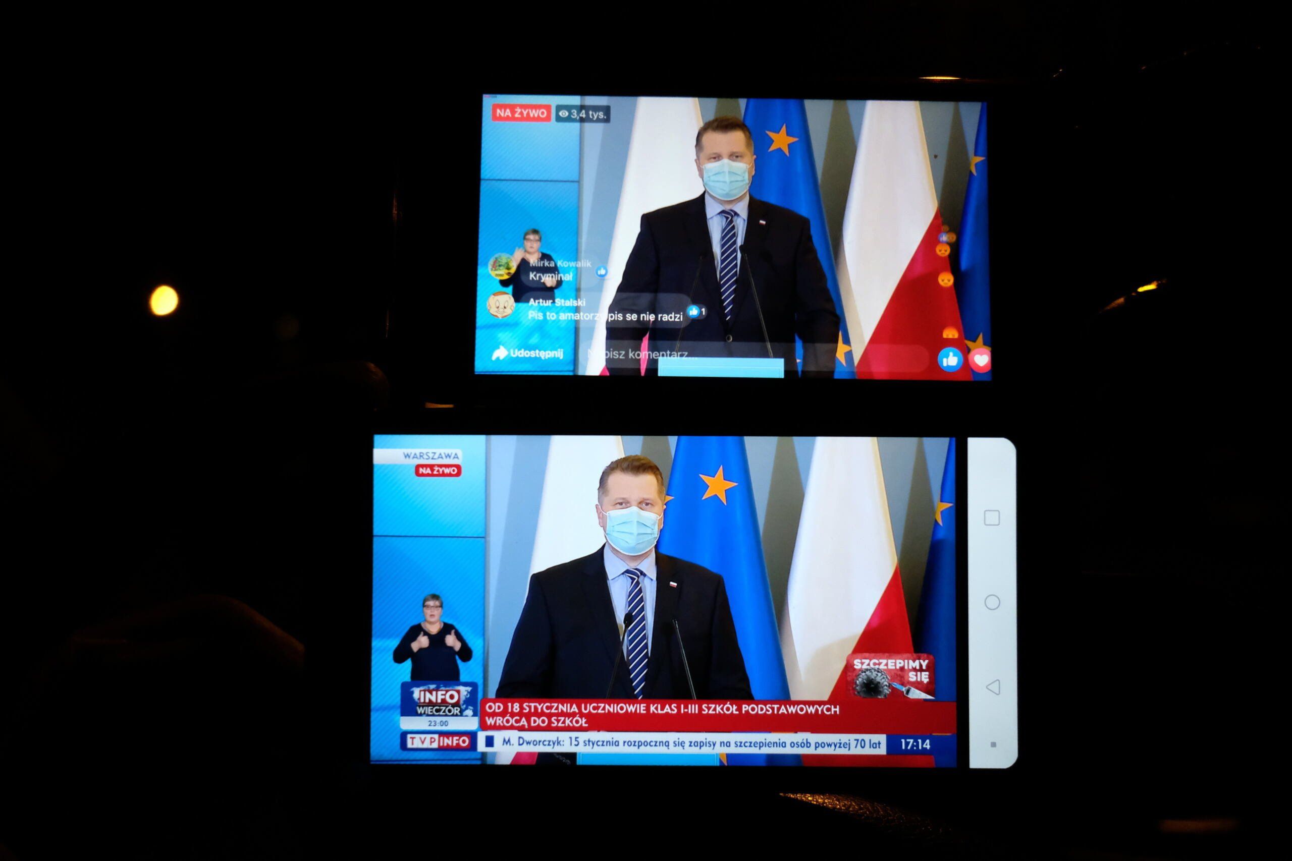 11.01.2021 Warszawa . Kancelaria Prezesa Rady Ministrow . Minister edukacji i nauki Przemyslaw Czarnek podczas , odbywajacej sie on-line , konferencji prasowej na temat zasad bezpieczenstwa i powrotu ksztalcenia stacjonarnego w klasach 1 - 3 w szkolach podstawowych od 18.01.2021 w zwiazku z epidemia koronawirusa i w sprawie nieprawidlowosci szczepien przeciw covid w szpitalu Warszawskiego Uniwersytetu Medycznego .