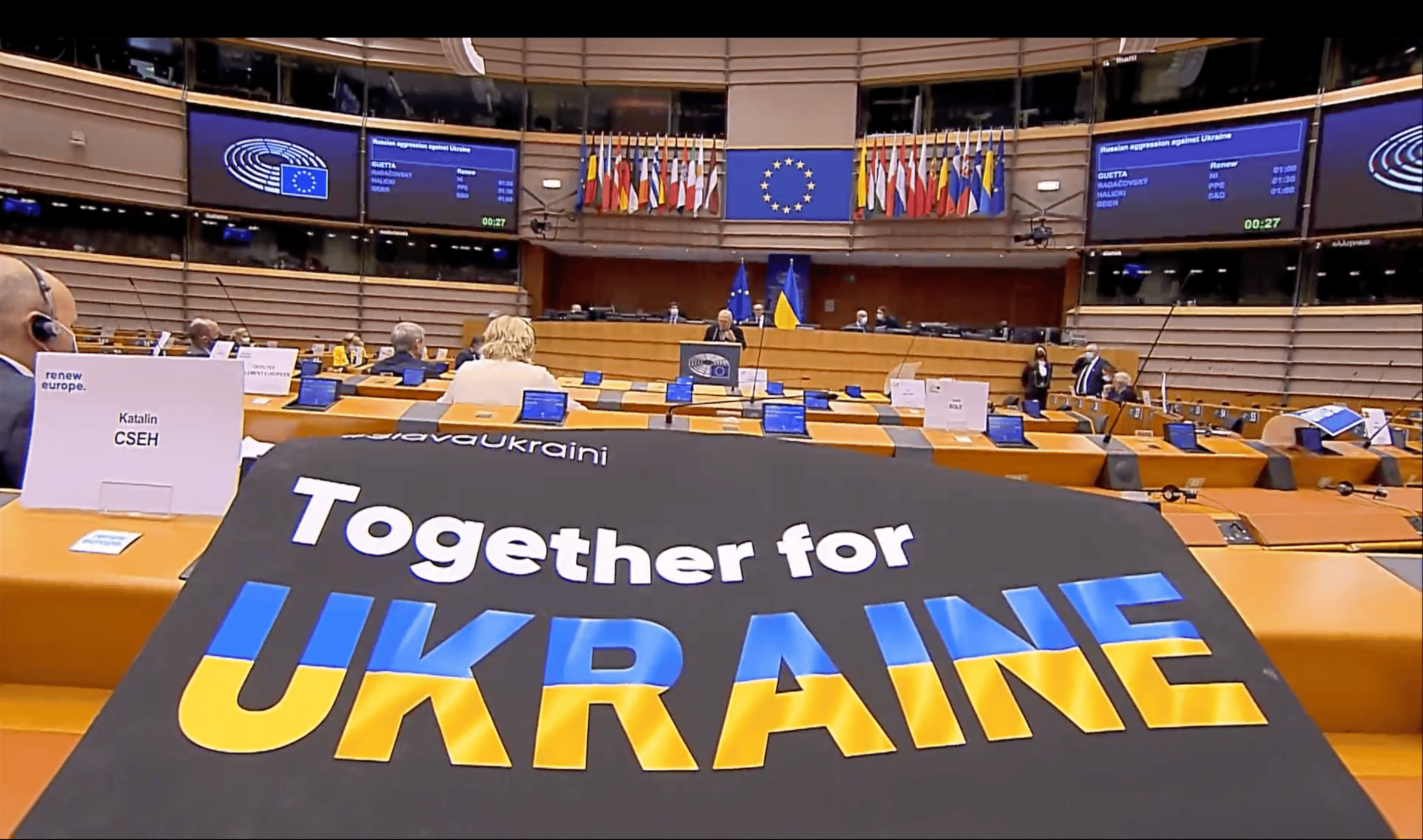 Specjalna sesja Parlamentu Europejskiego o wojnie w Ukrainie. Wystąpił m.in. prezydent Wołodymyr Zełenski, 1 marca 2022