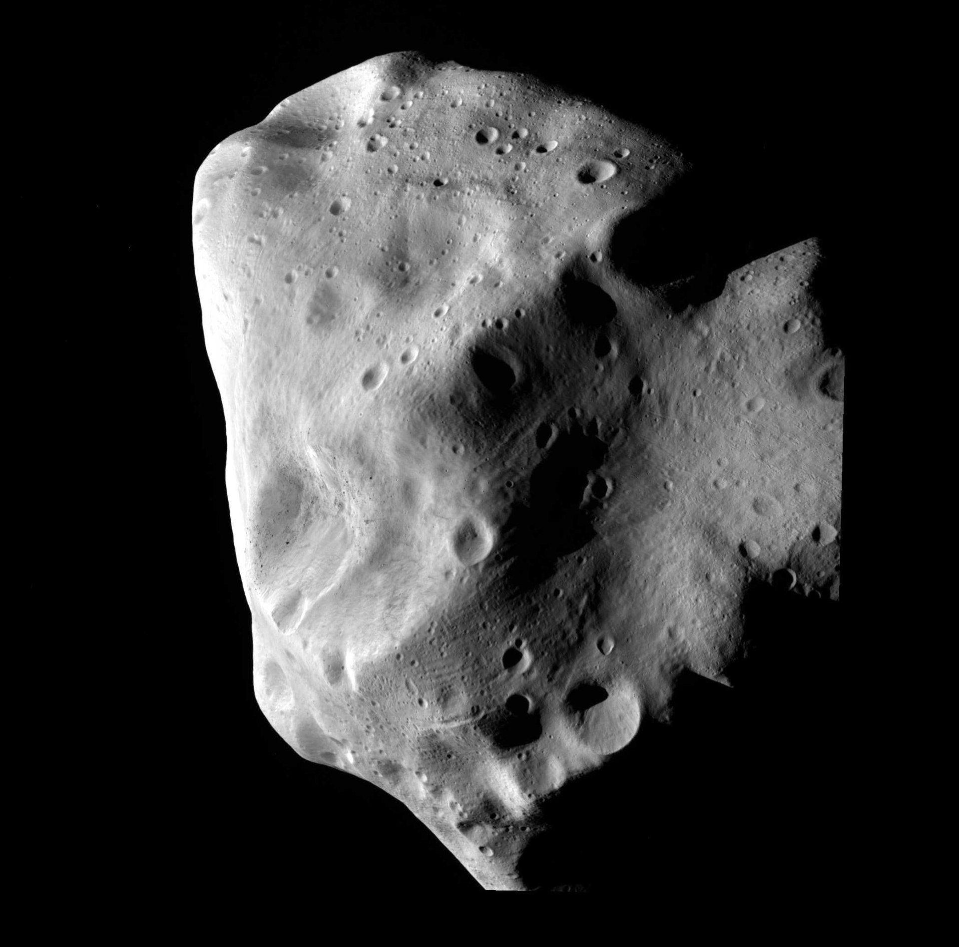 asteroida Lutetia sfotografowana przez sondę Rosetta
