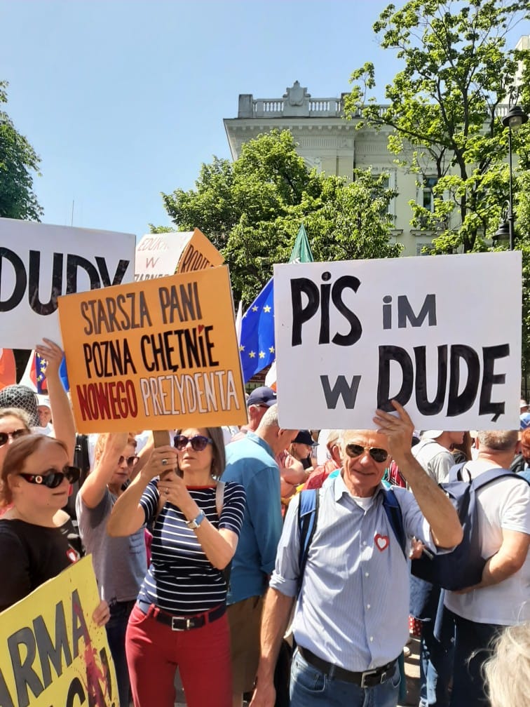 tłumy na marszu