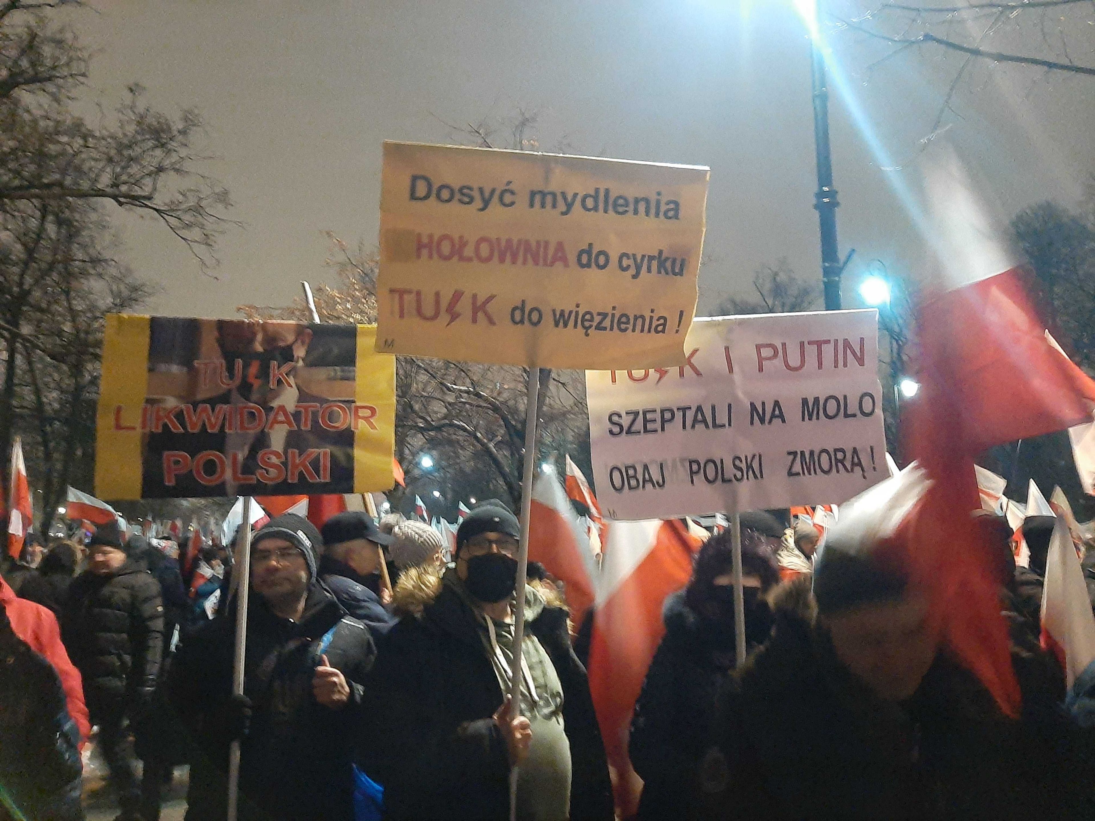 Hasła z Marszu Wolnych Polaków, 11 stycznia 2024. Fot. Dominika Sitnicka, OKO.press